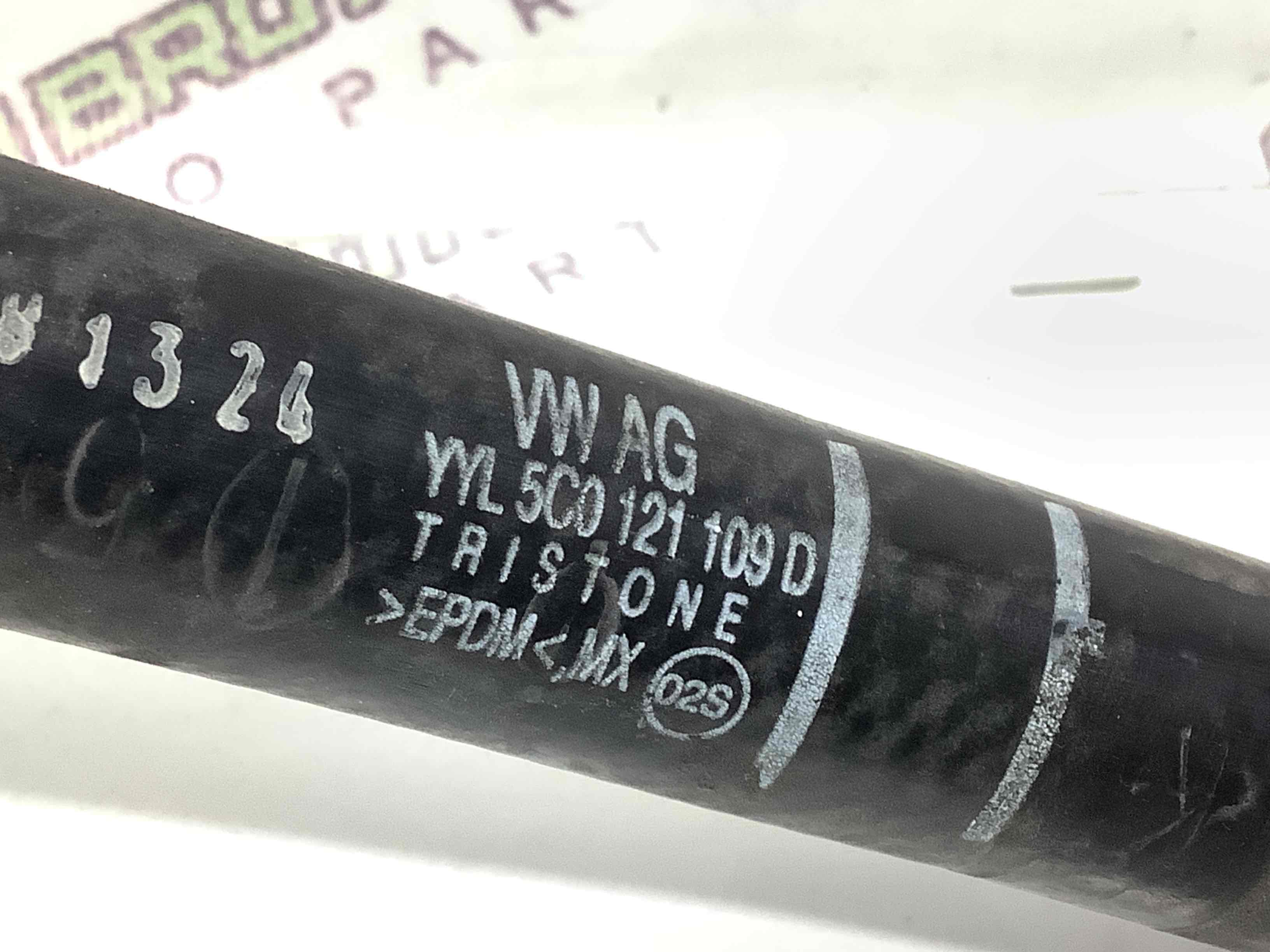 Патрубок трубопровід, шланг