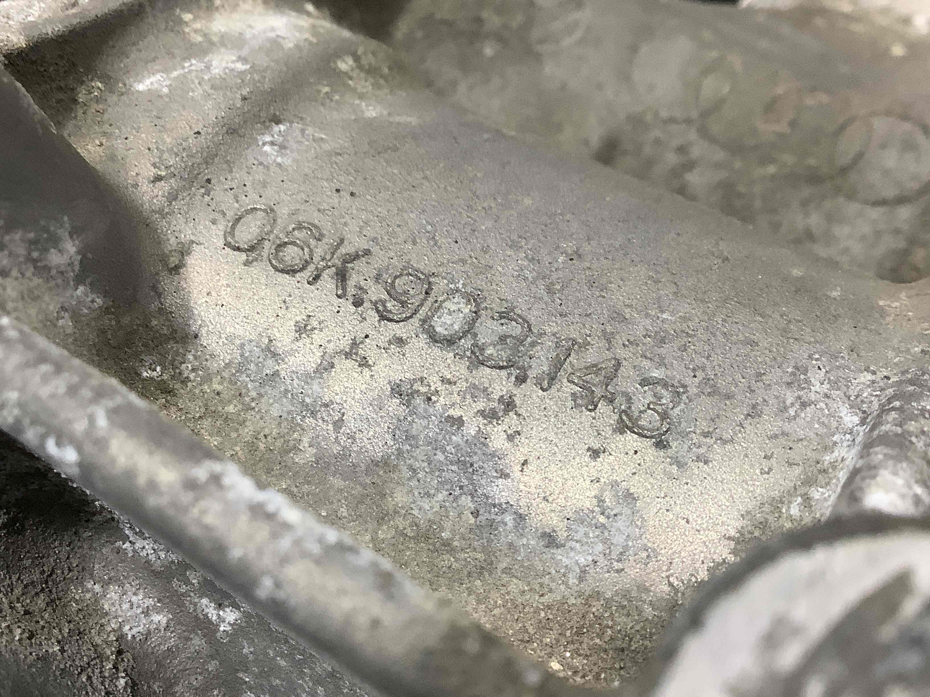 Корпус масляного фільтра