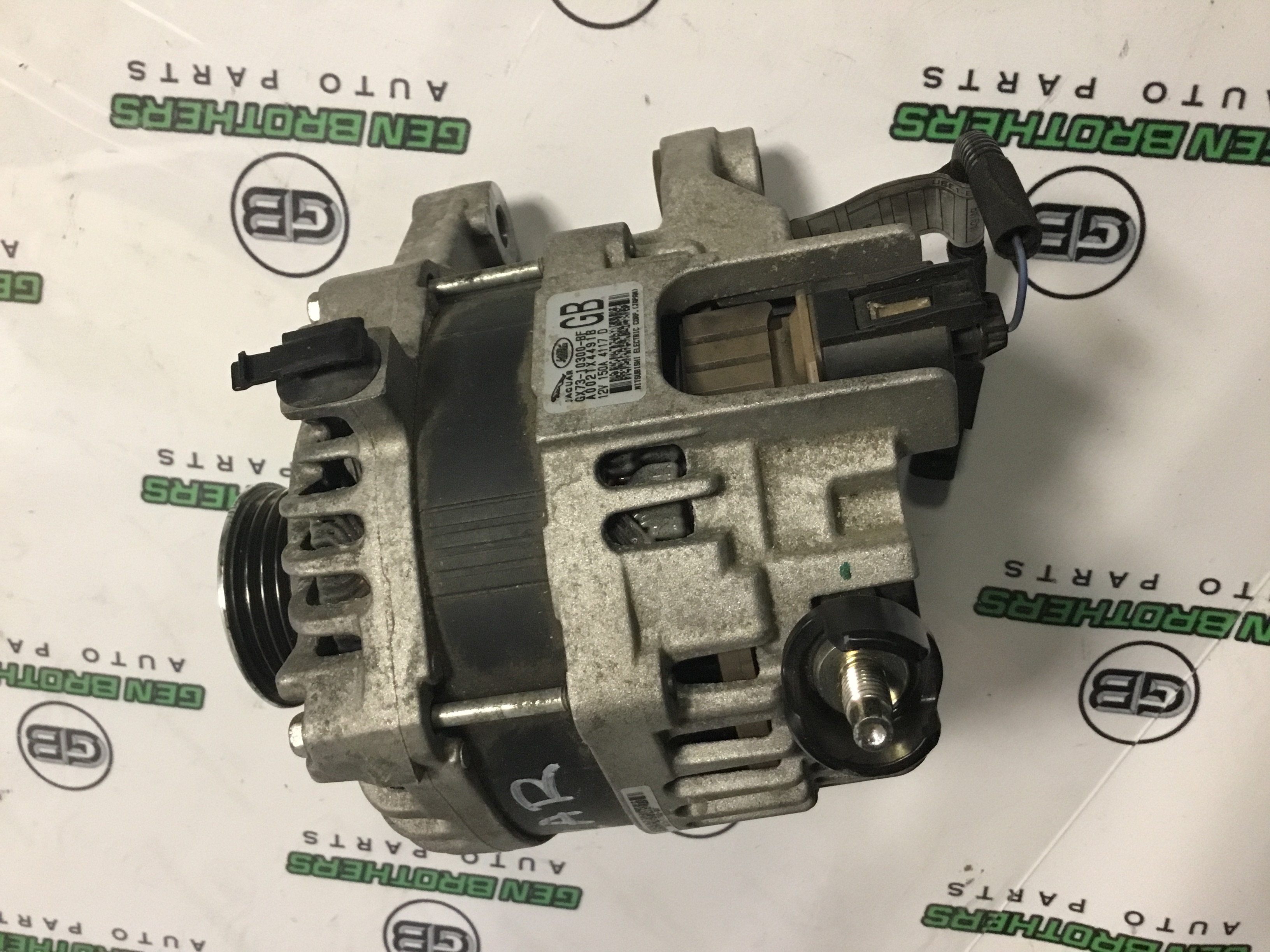 Генератор, кронштейн генератора