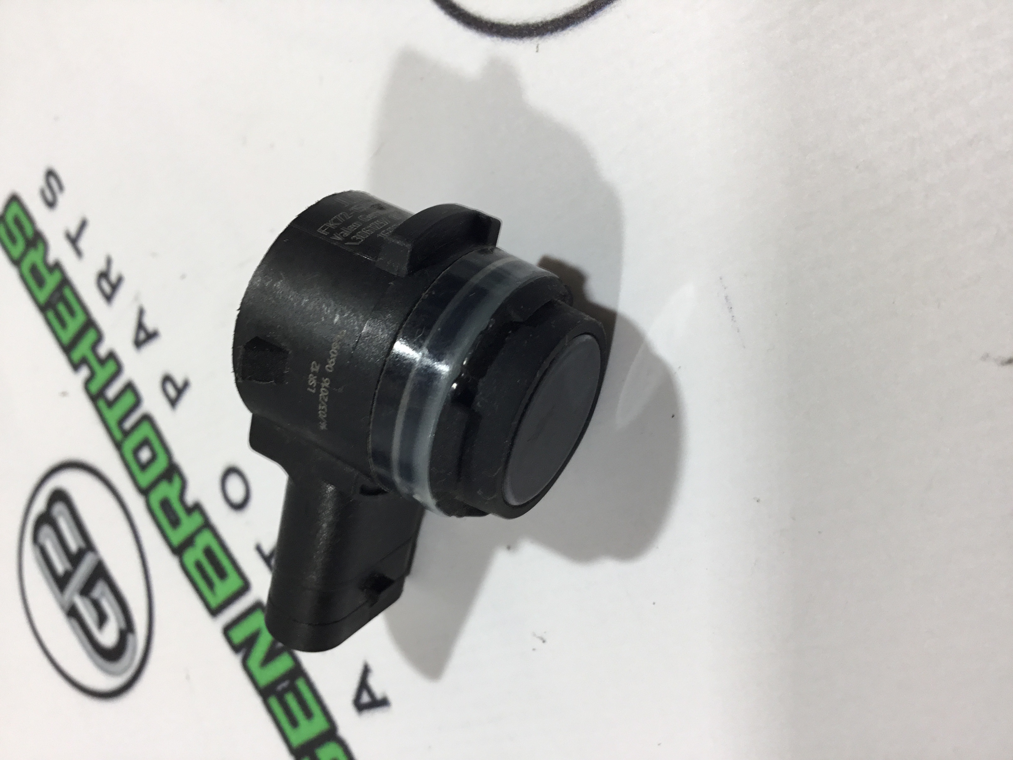 Парктронік, кріплення, корпус