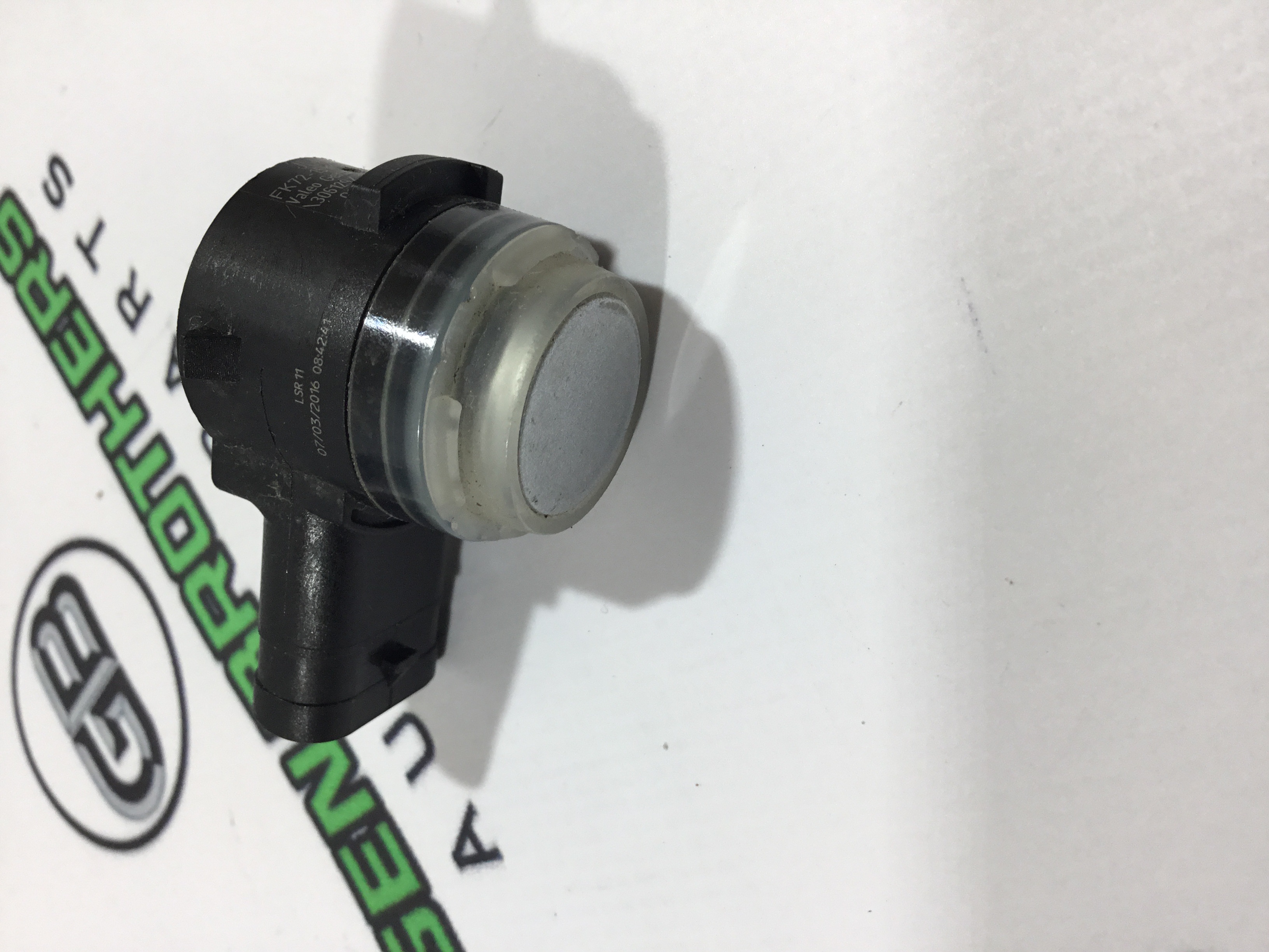 Парктронік, кріплення, корпус