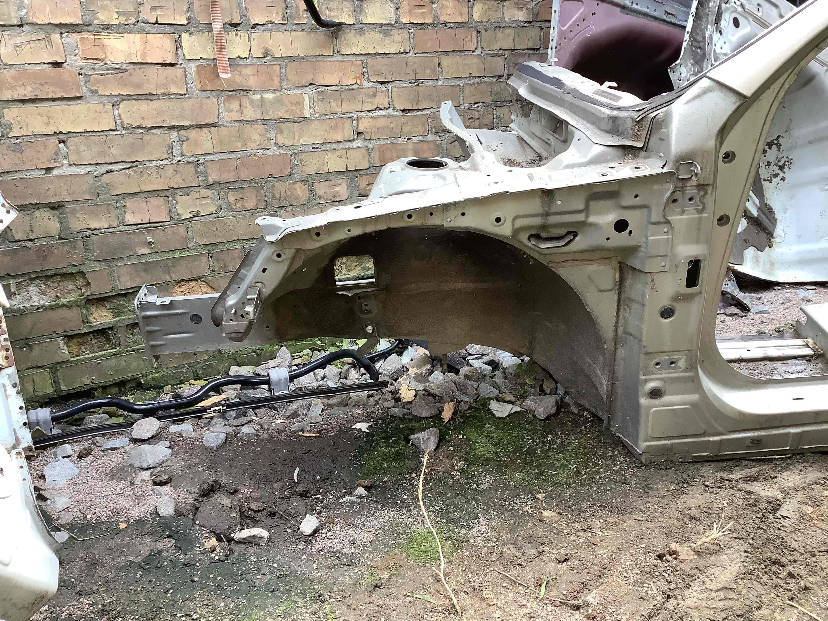 Четверть передняя левая