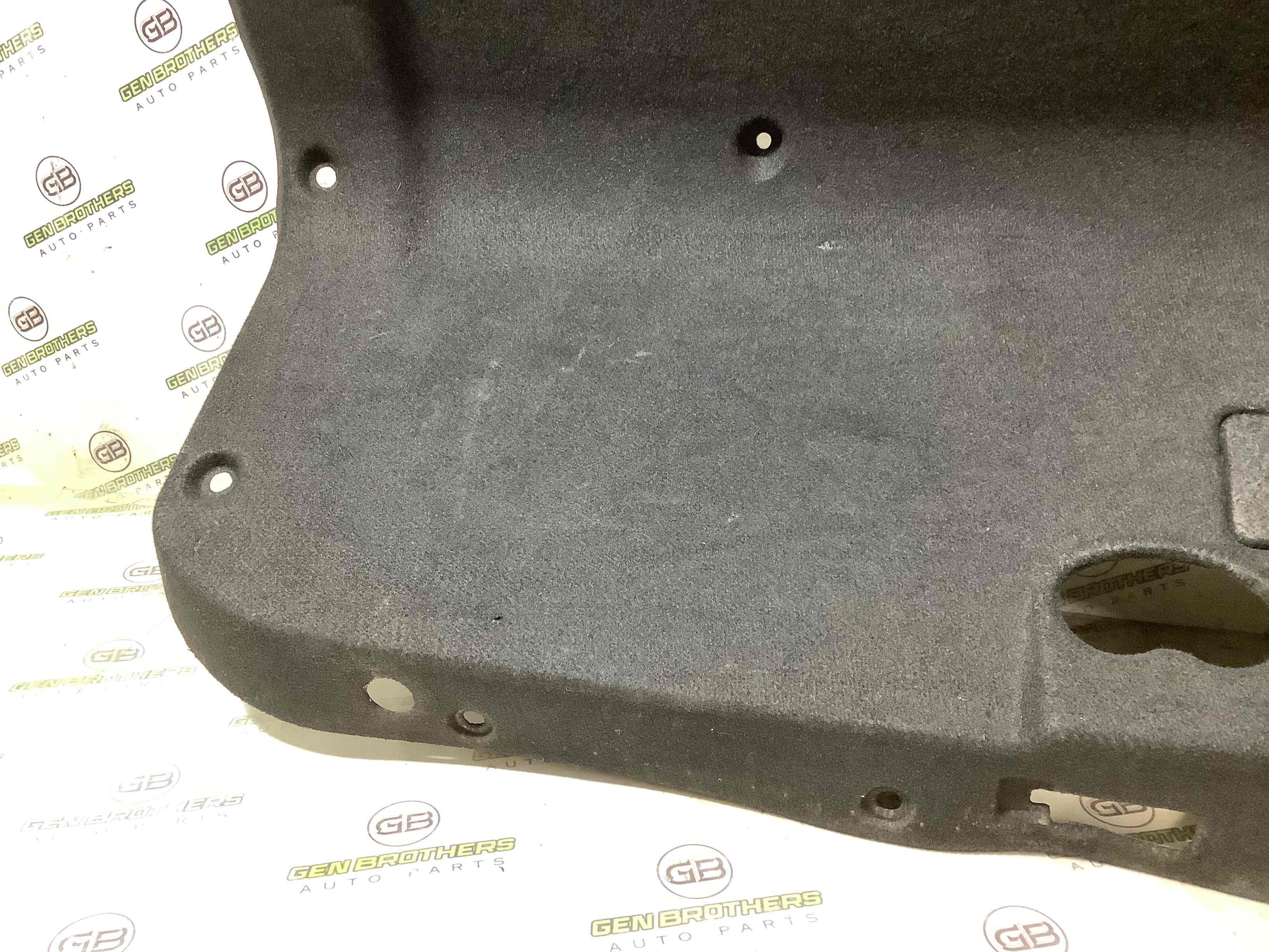 Елементи оздоблення багажника