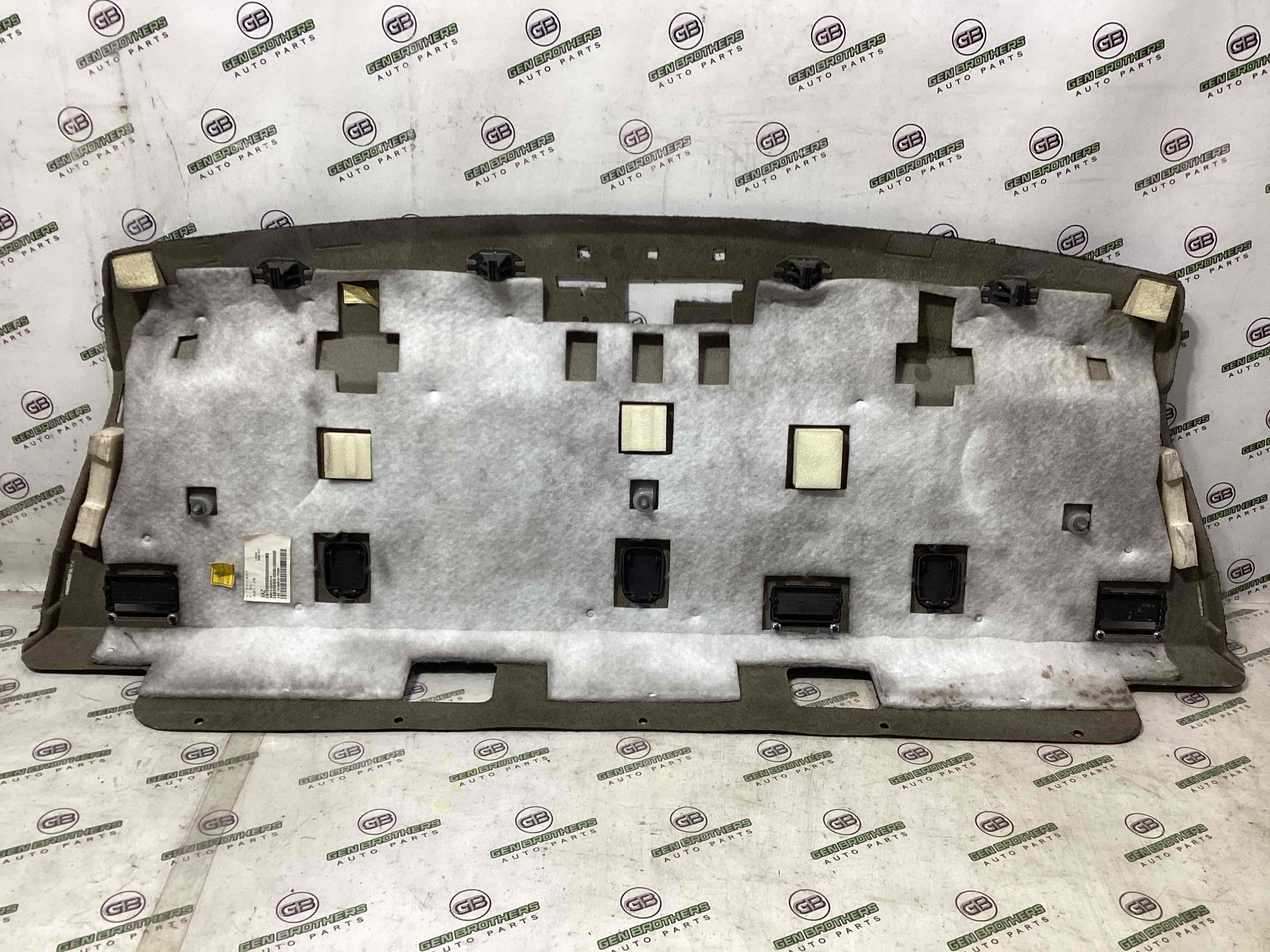 Обшивка задньої полиці