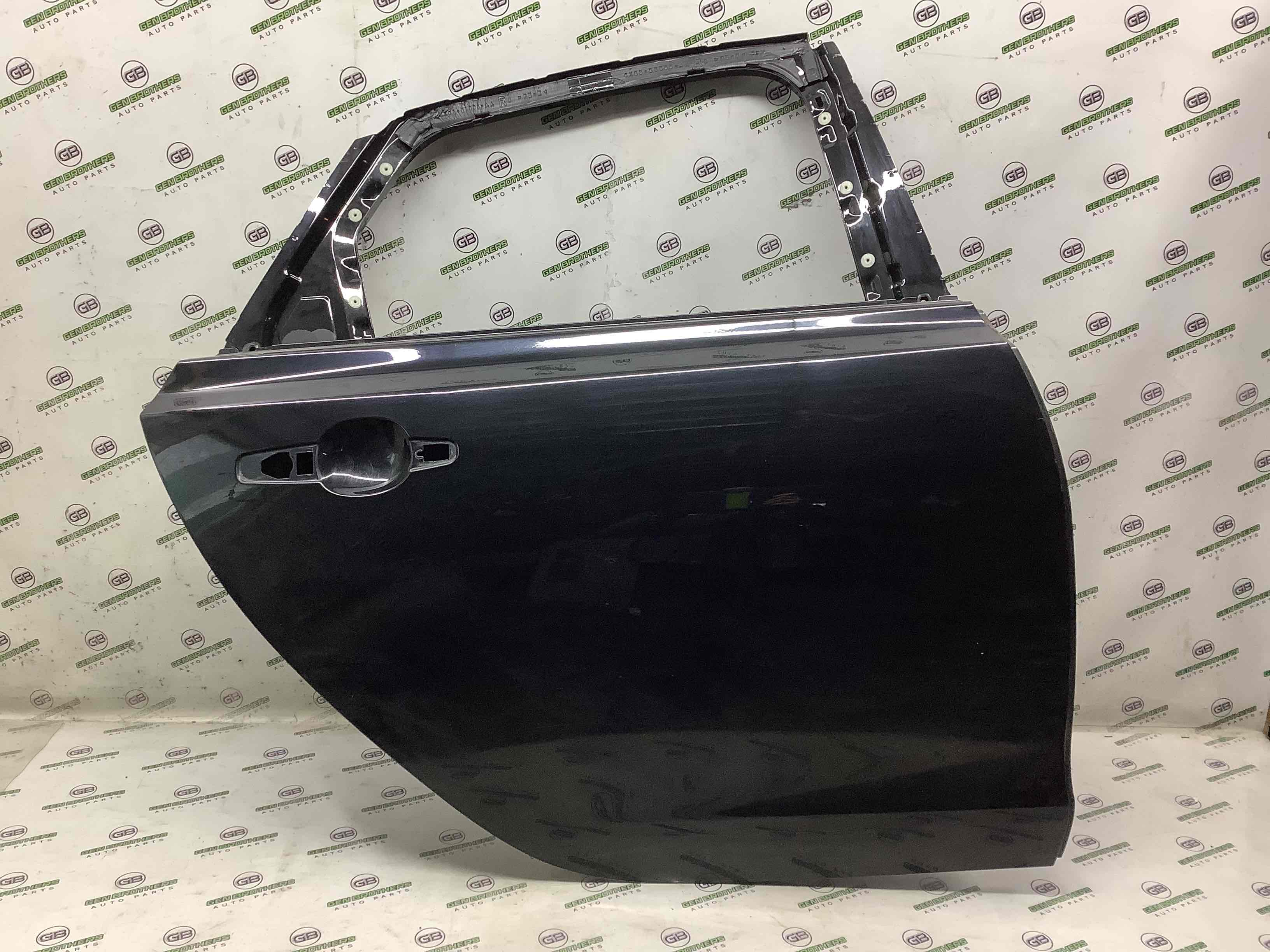 Двері задні права