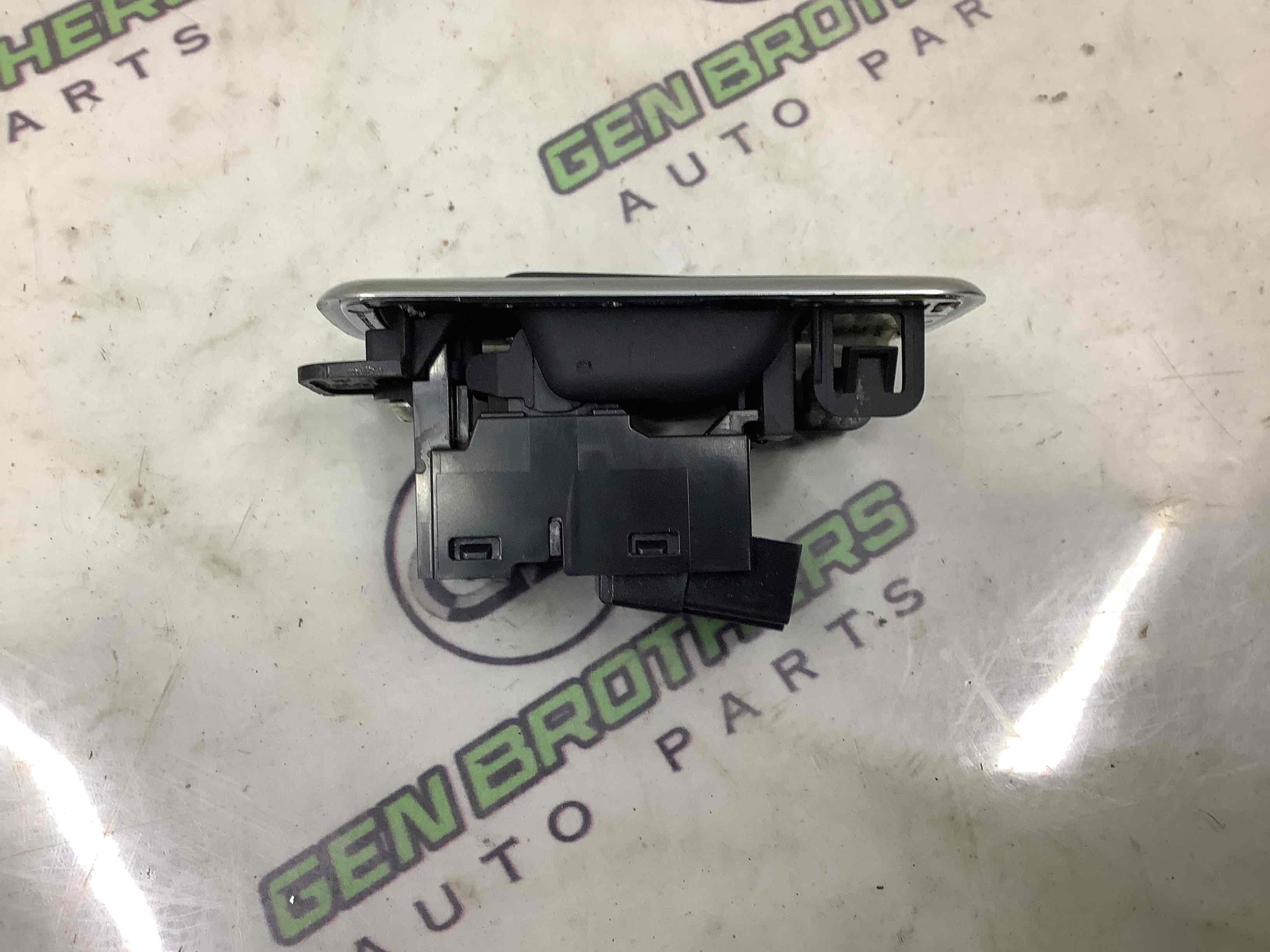 Кнопки керування склопідйомниками