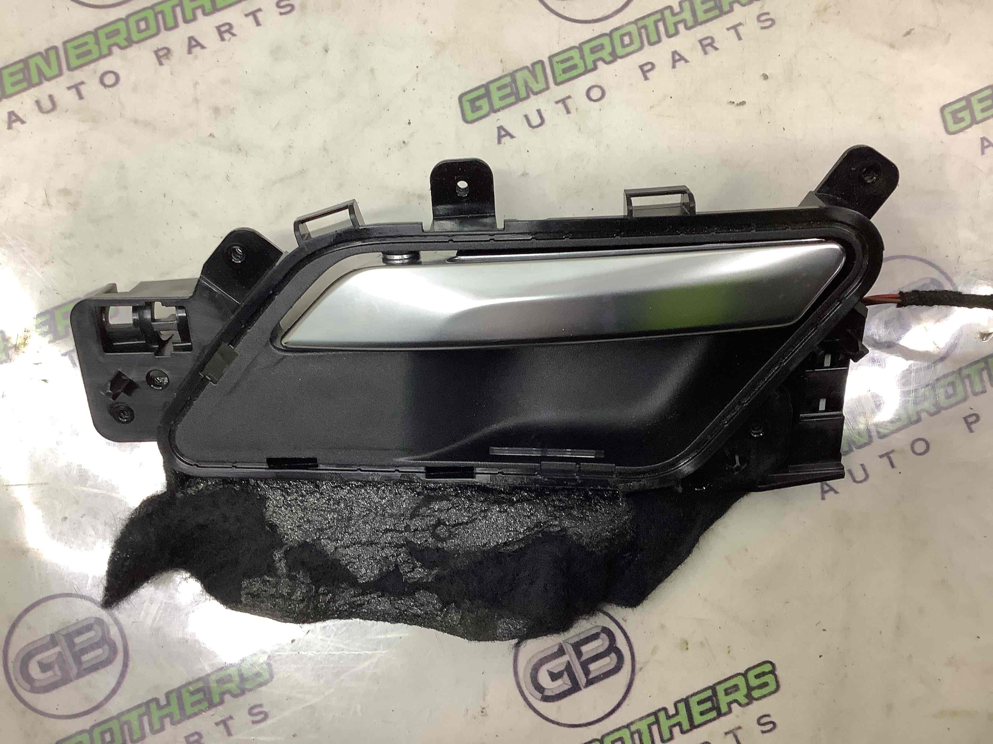 Ручка дверей салону внутрішня, поручень