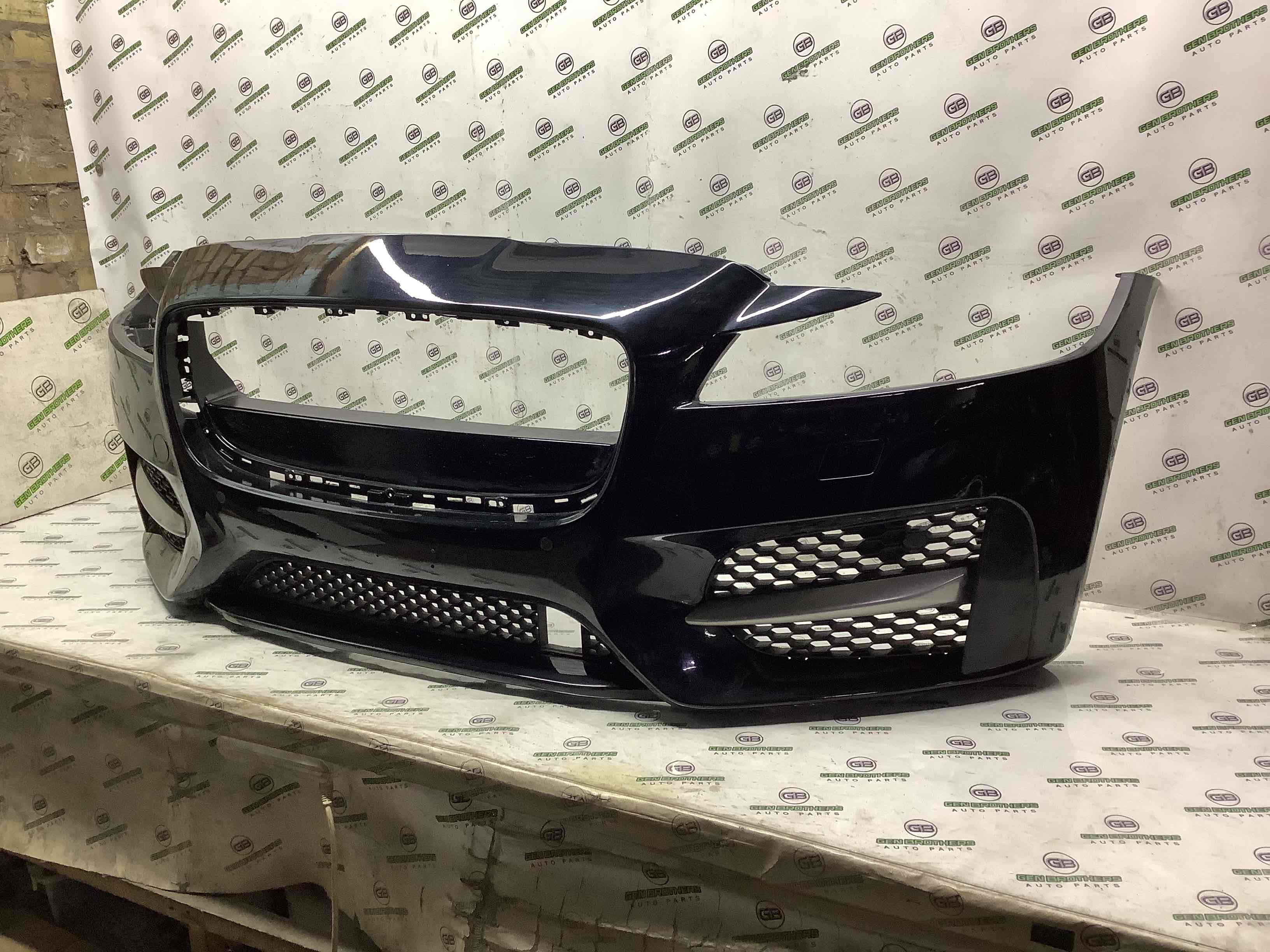 Бампер передній