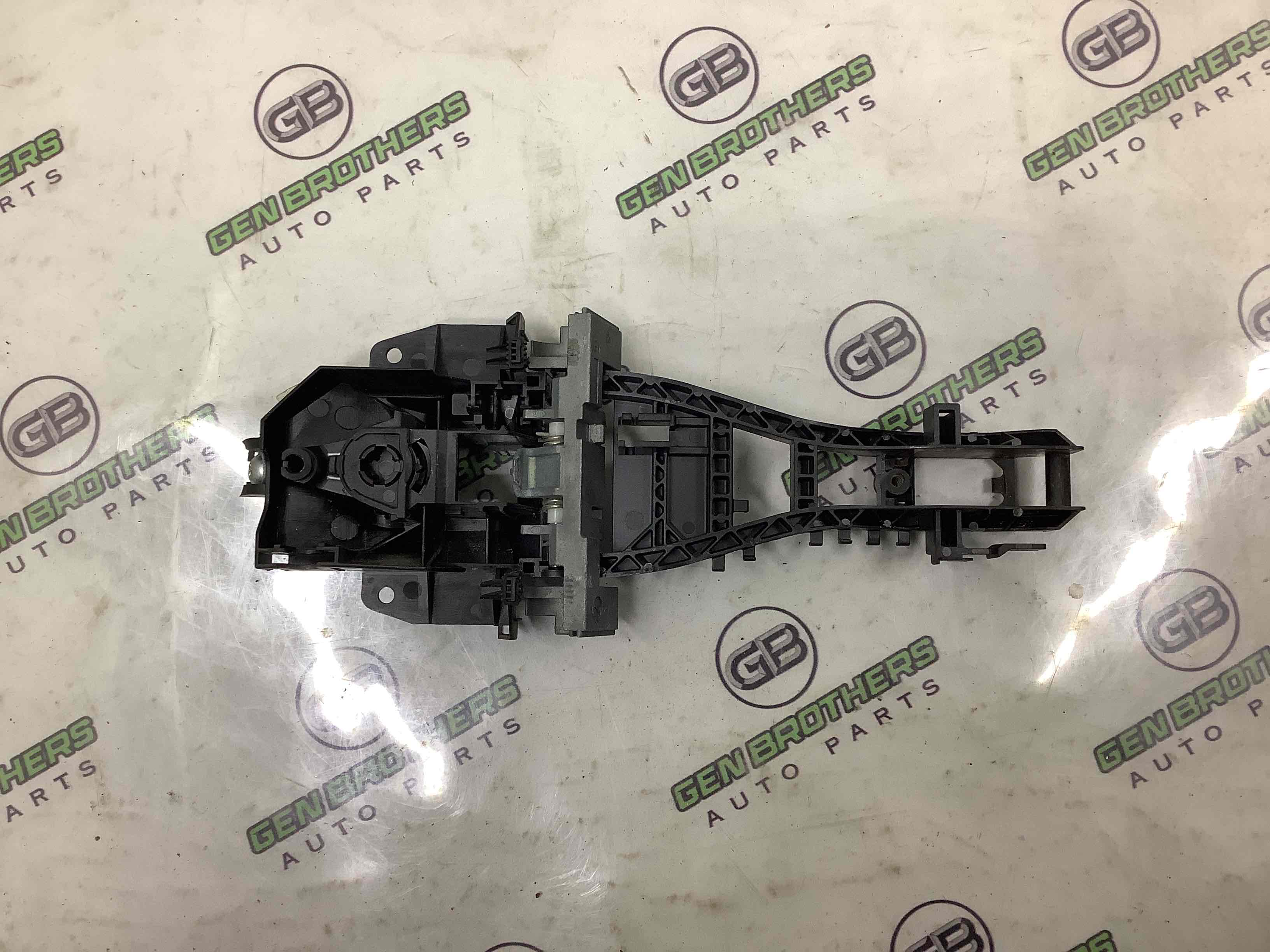 Кронштейн ручки дверей