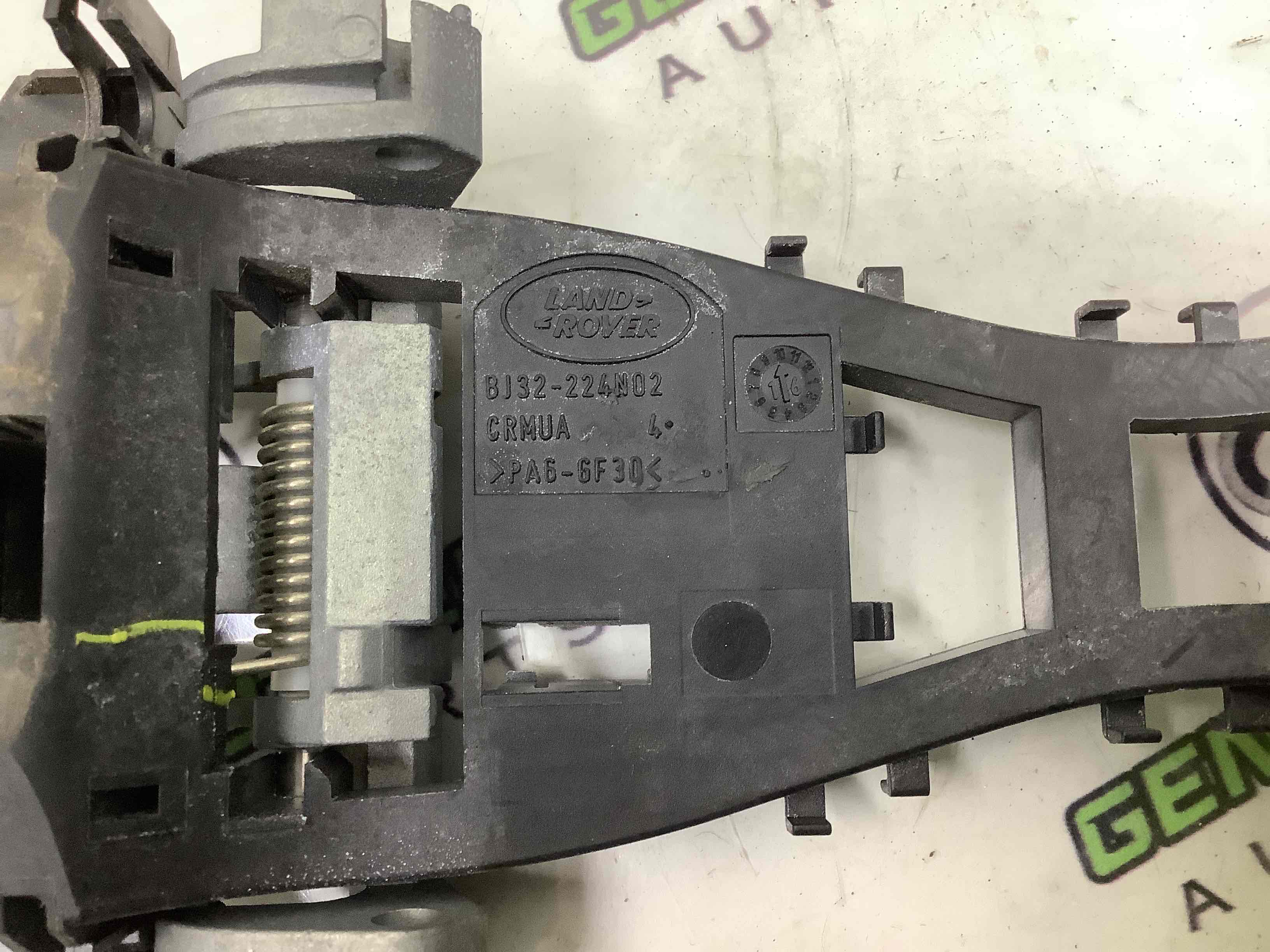 Кронштейн ручки дверей