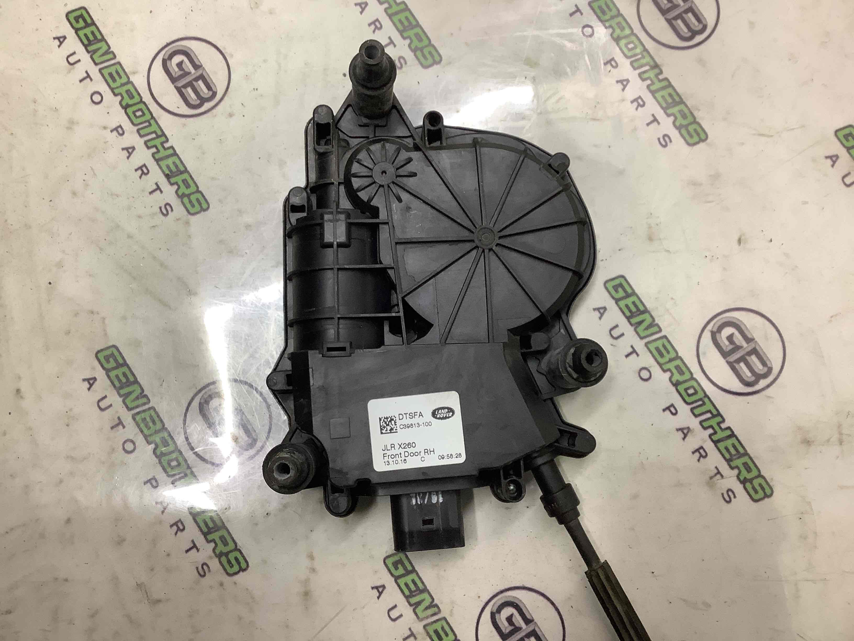 Замок дверей передньої правої