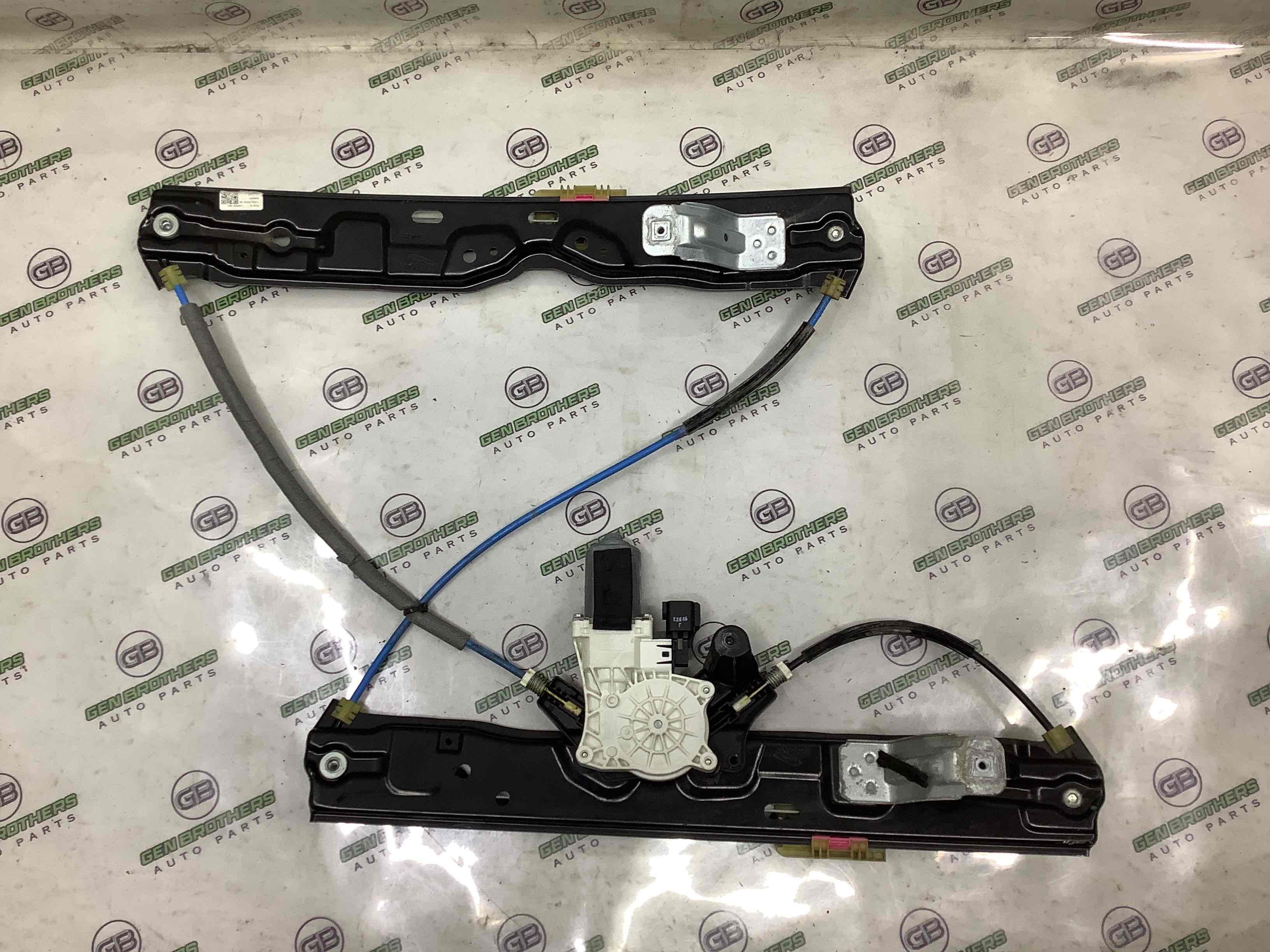 Склопідйомник передній правий