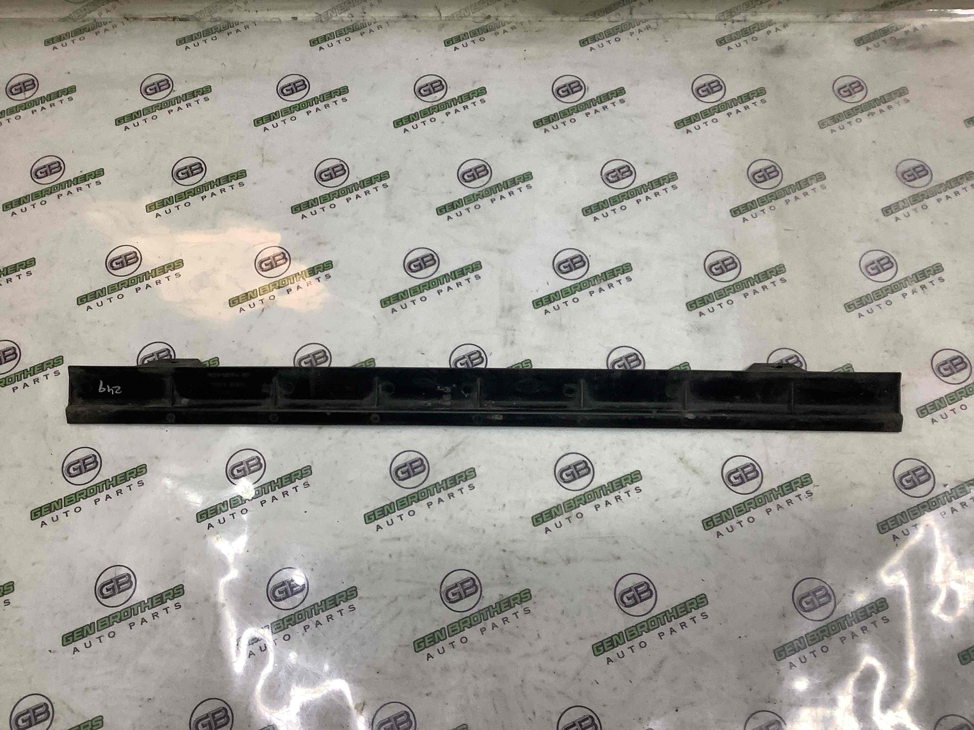 Опора радіатора, кріплення, кронштейн, ущільнювач радіатора