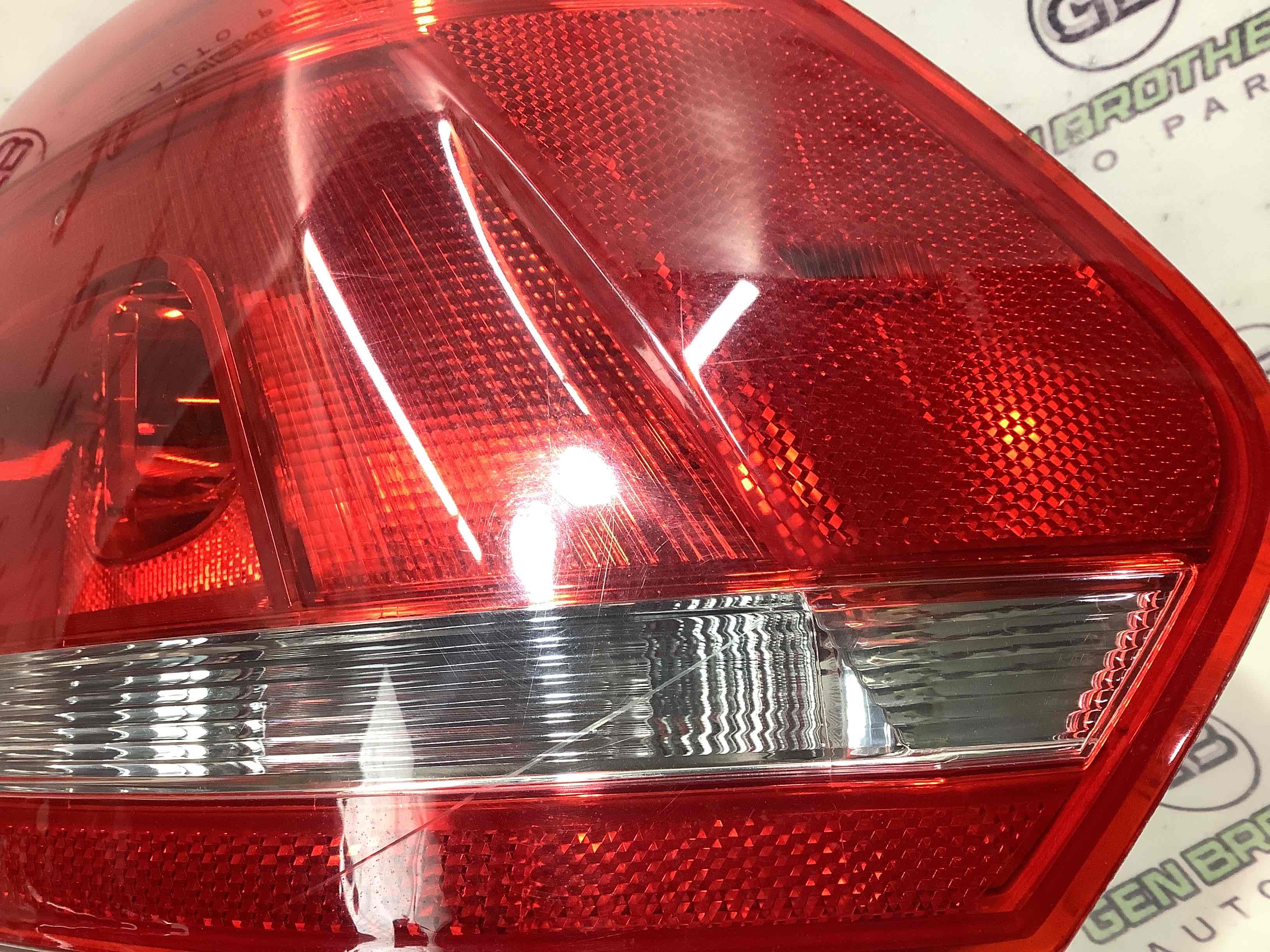 Ліхтар задній правий