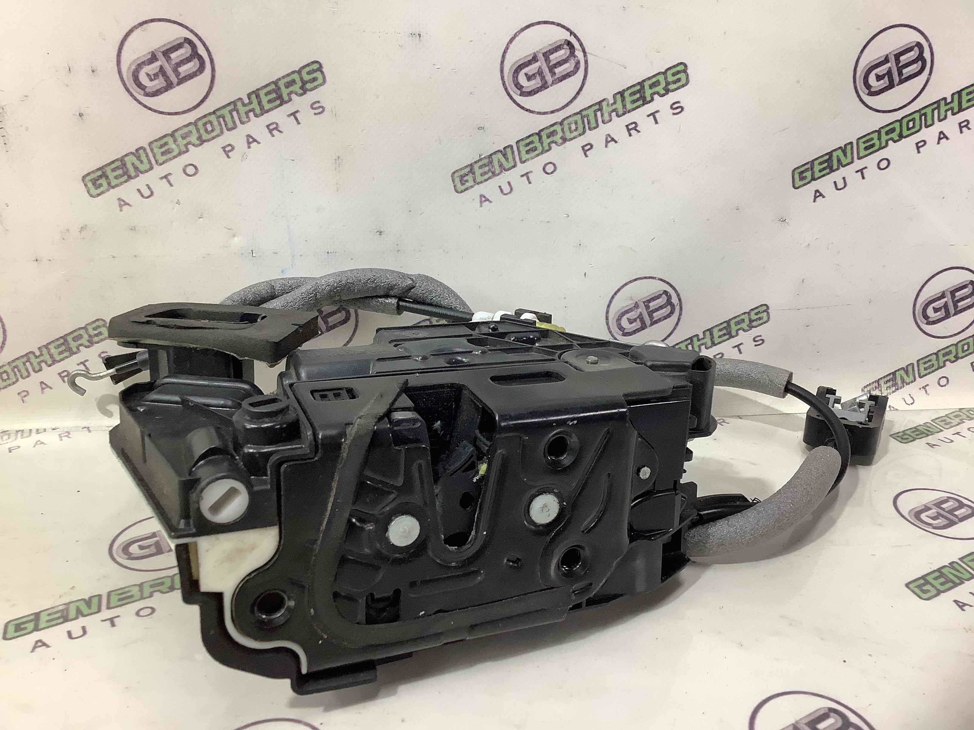 Замок дверей задньої лівої