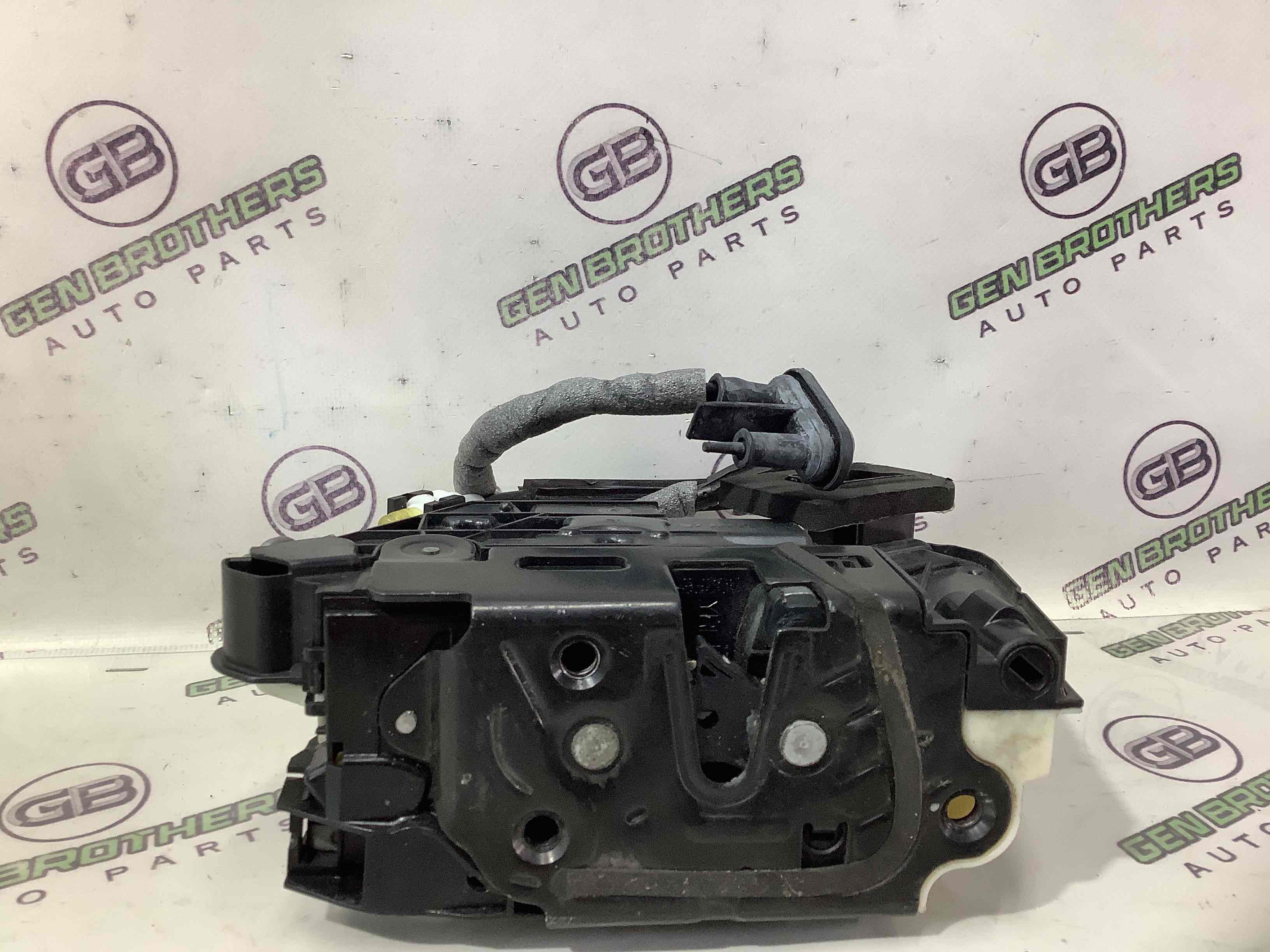 Замок дверей передньої правої