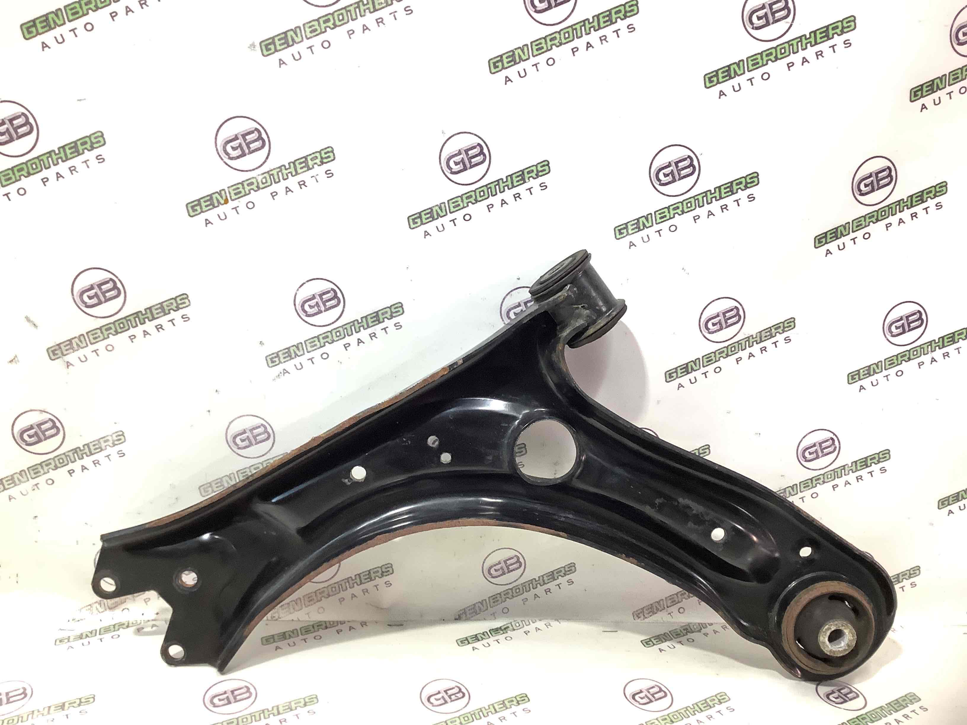 Важіль передній правий