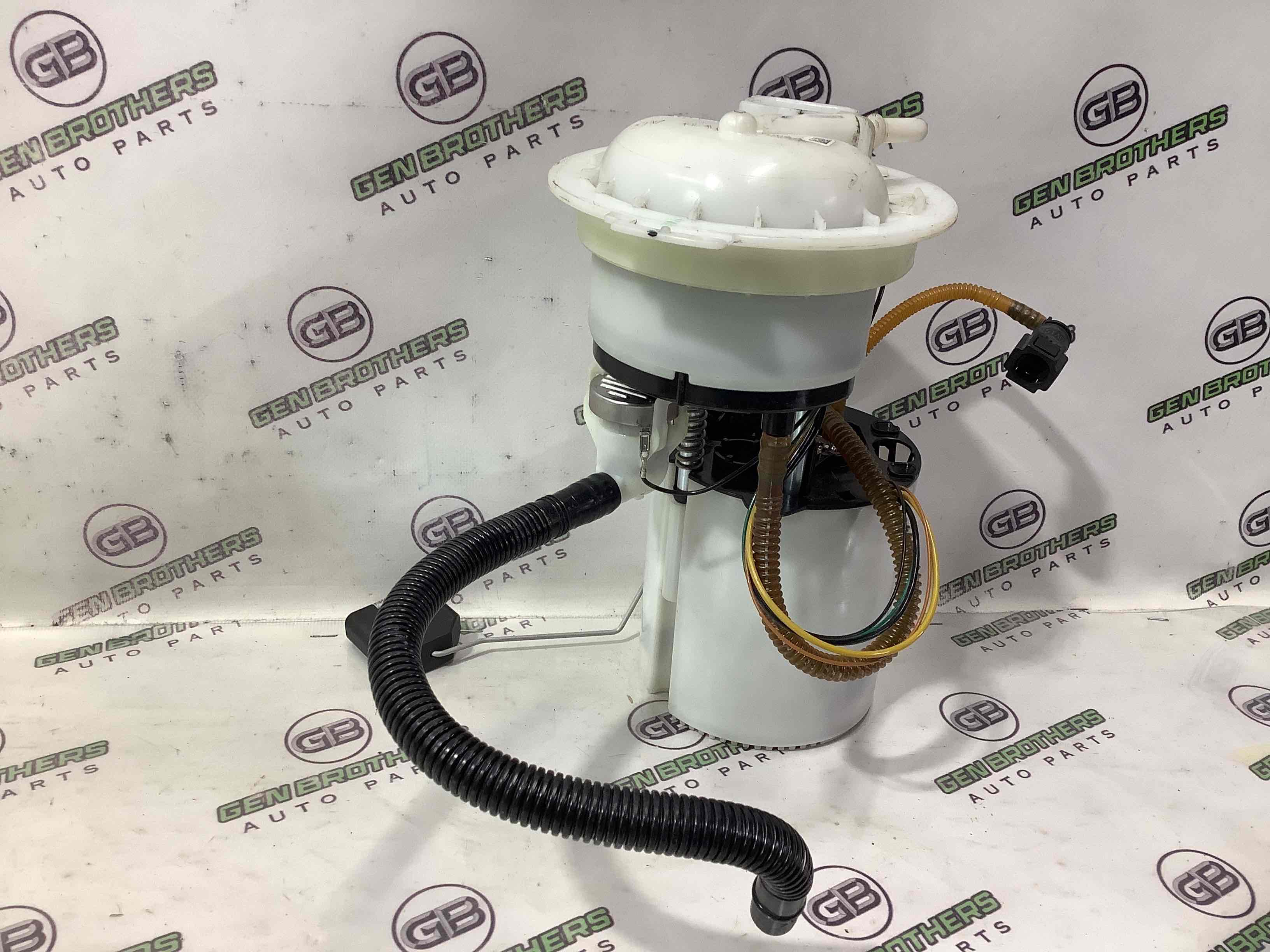 Насос паливний