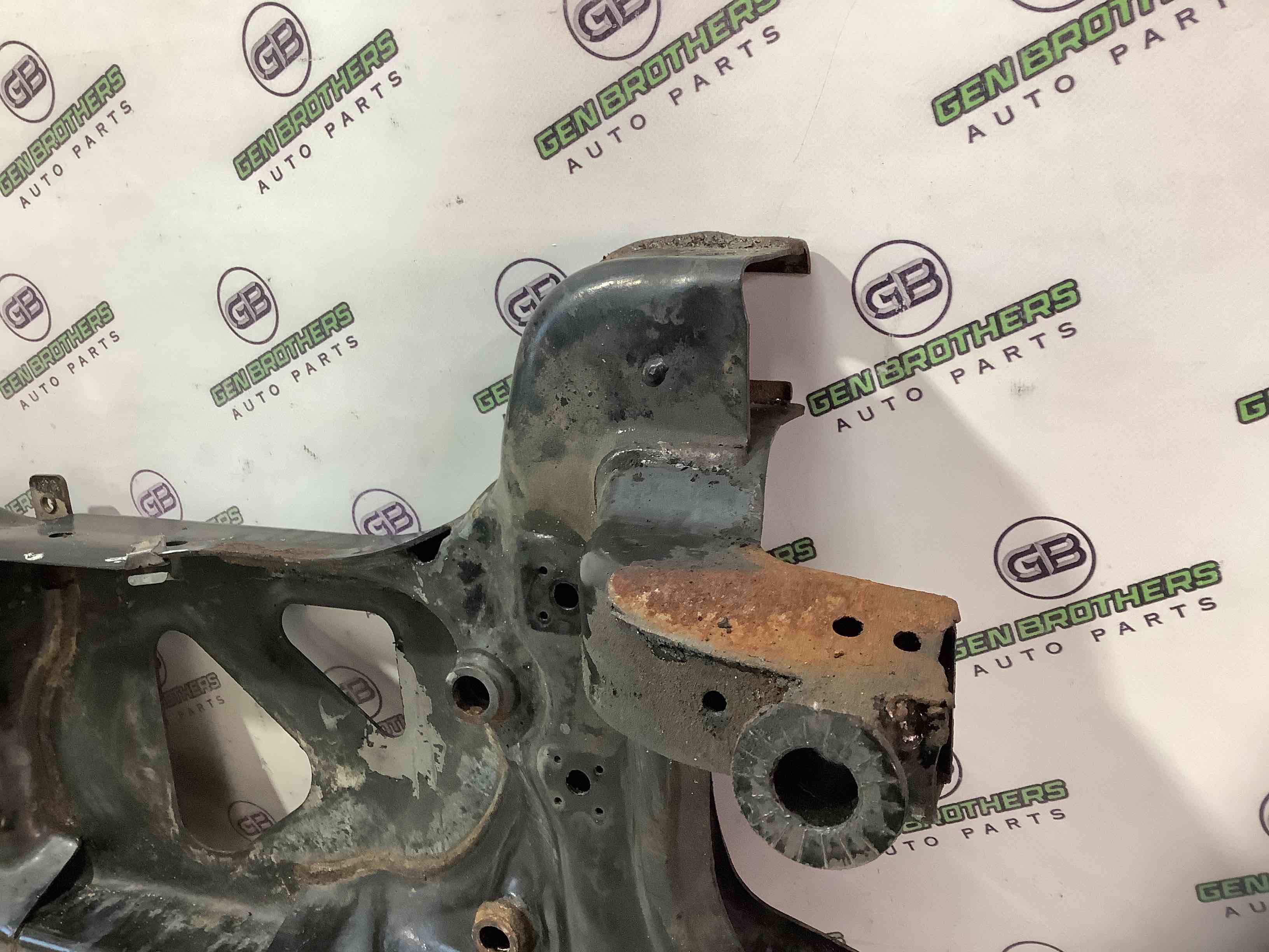 Балка підвіски передня підрамник