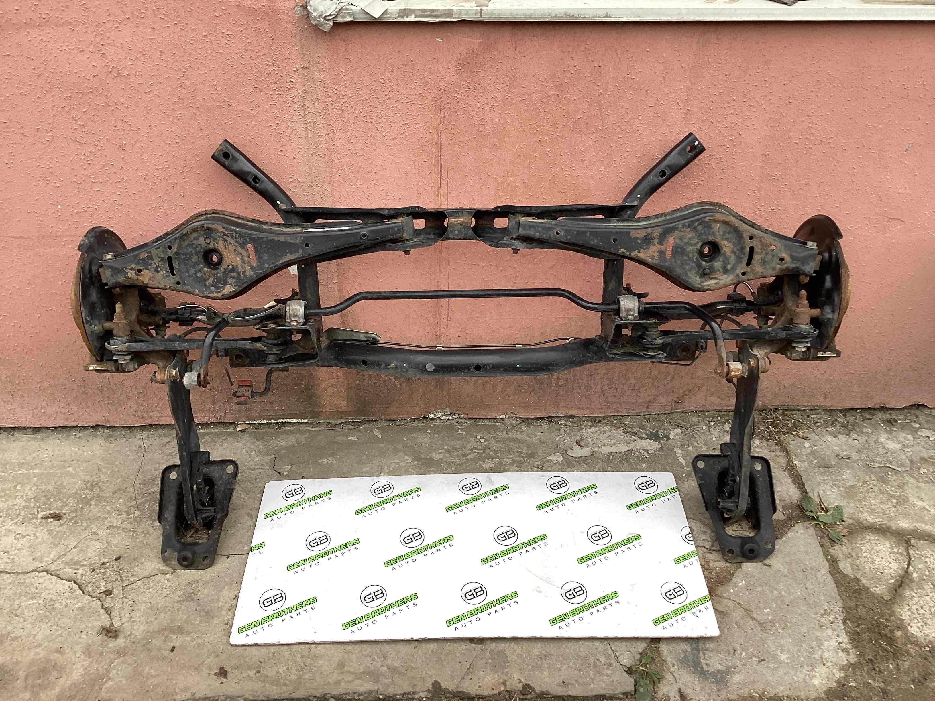 Балка підвіски задня підрамник