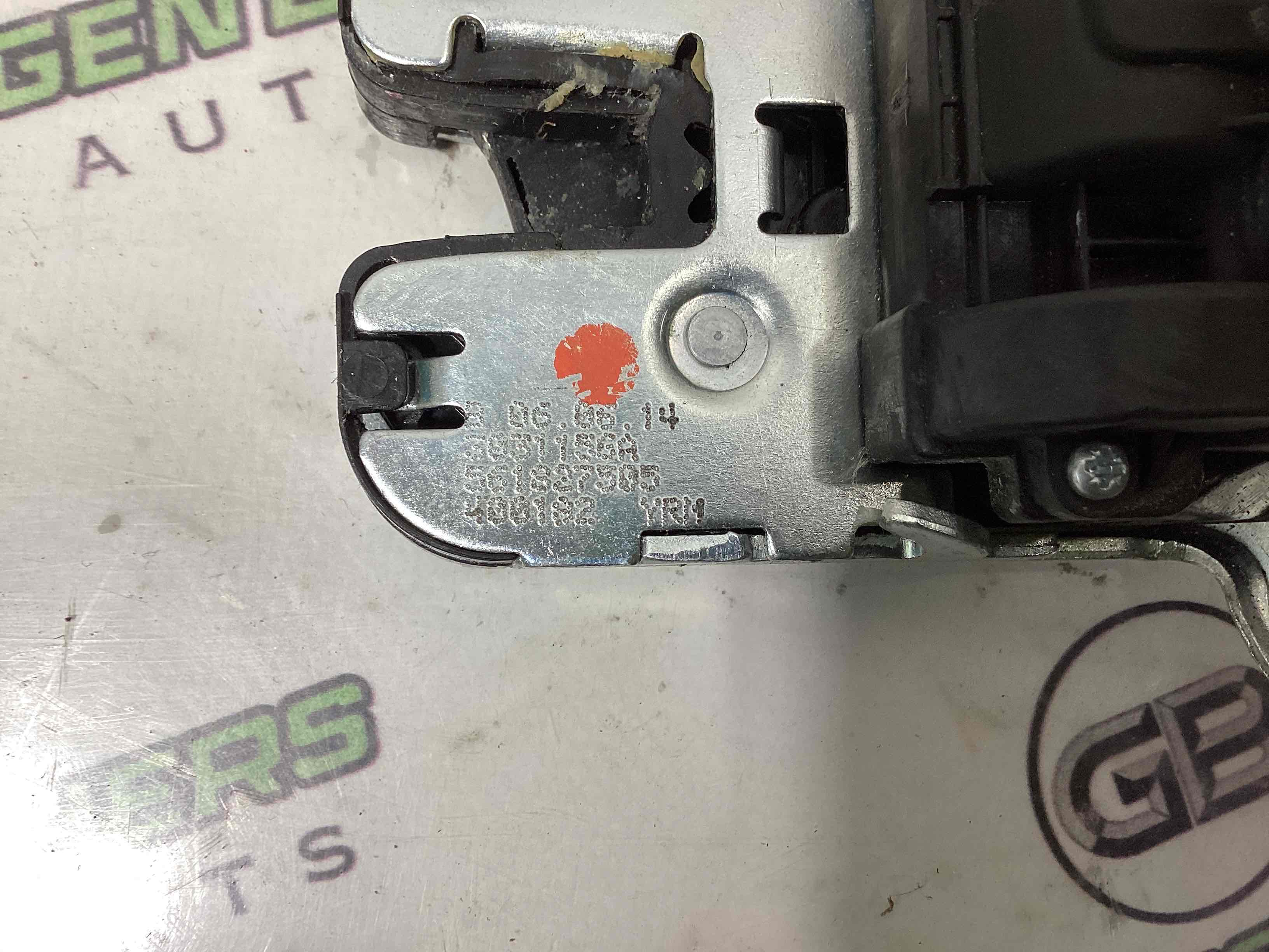 Замок багажника