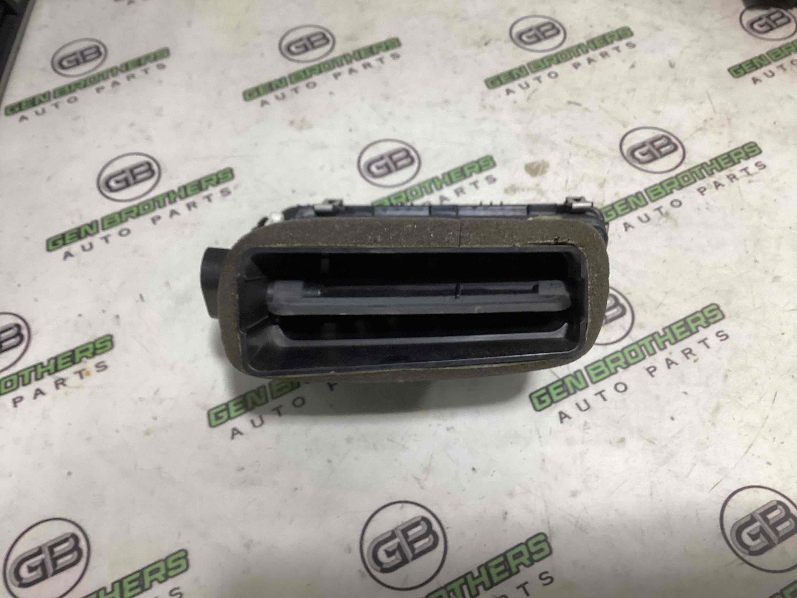 Дефлектор обдування салону