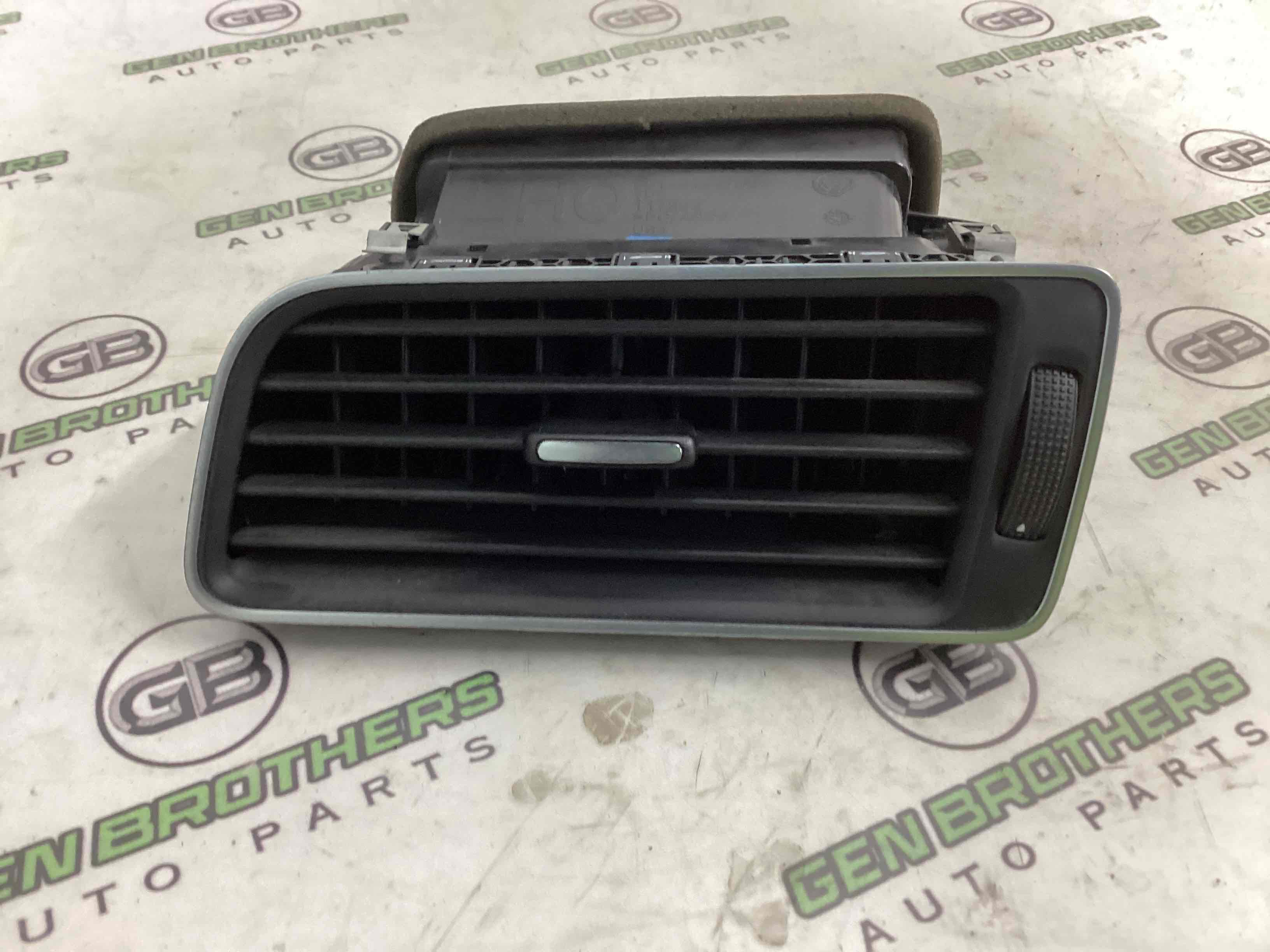 Дефлектор обдування салону