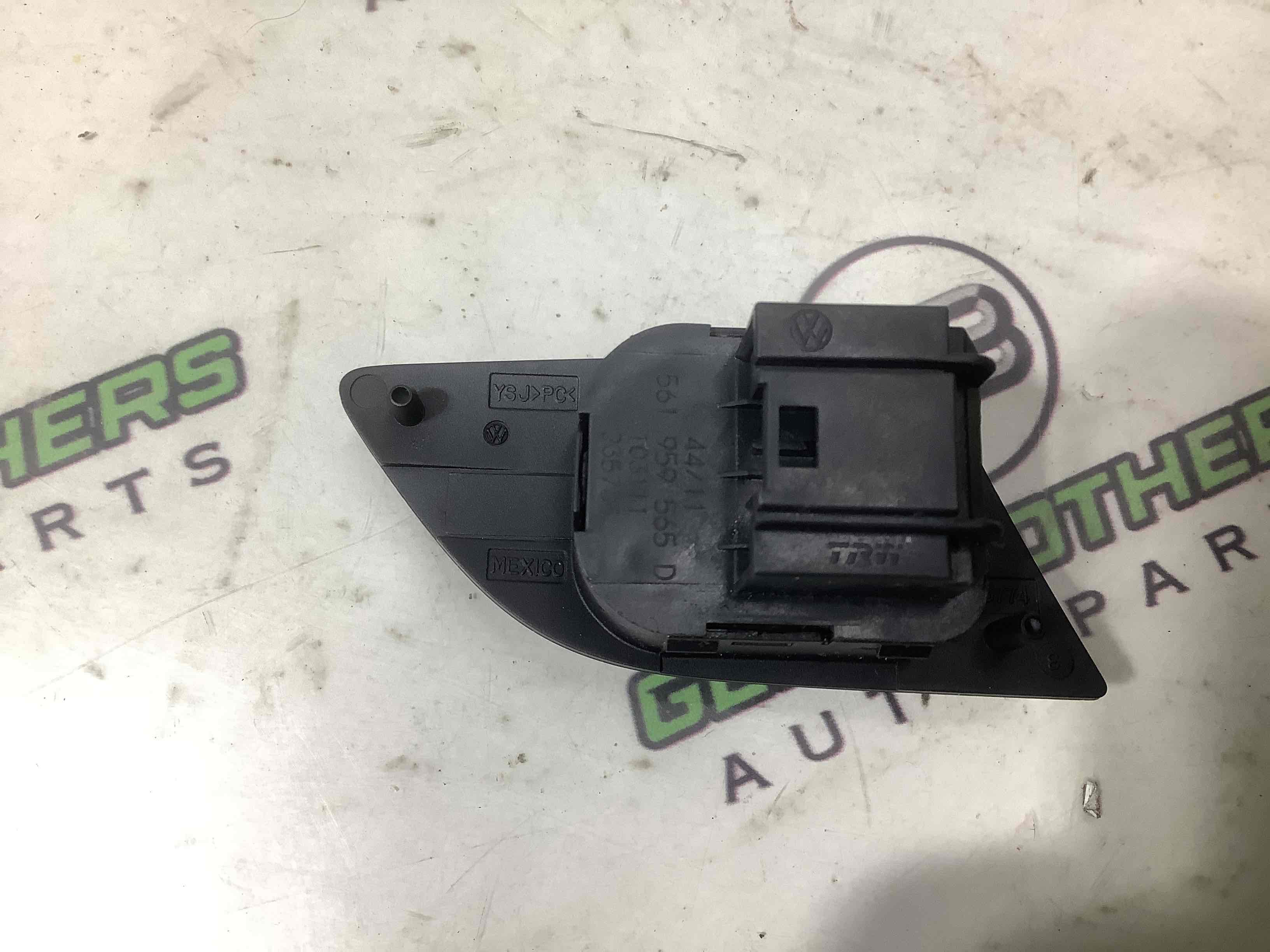 Кнопка регулювання дзеркал