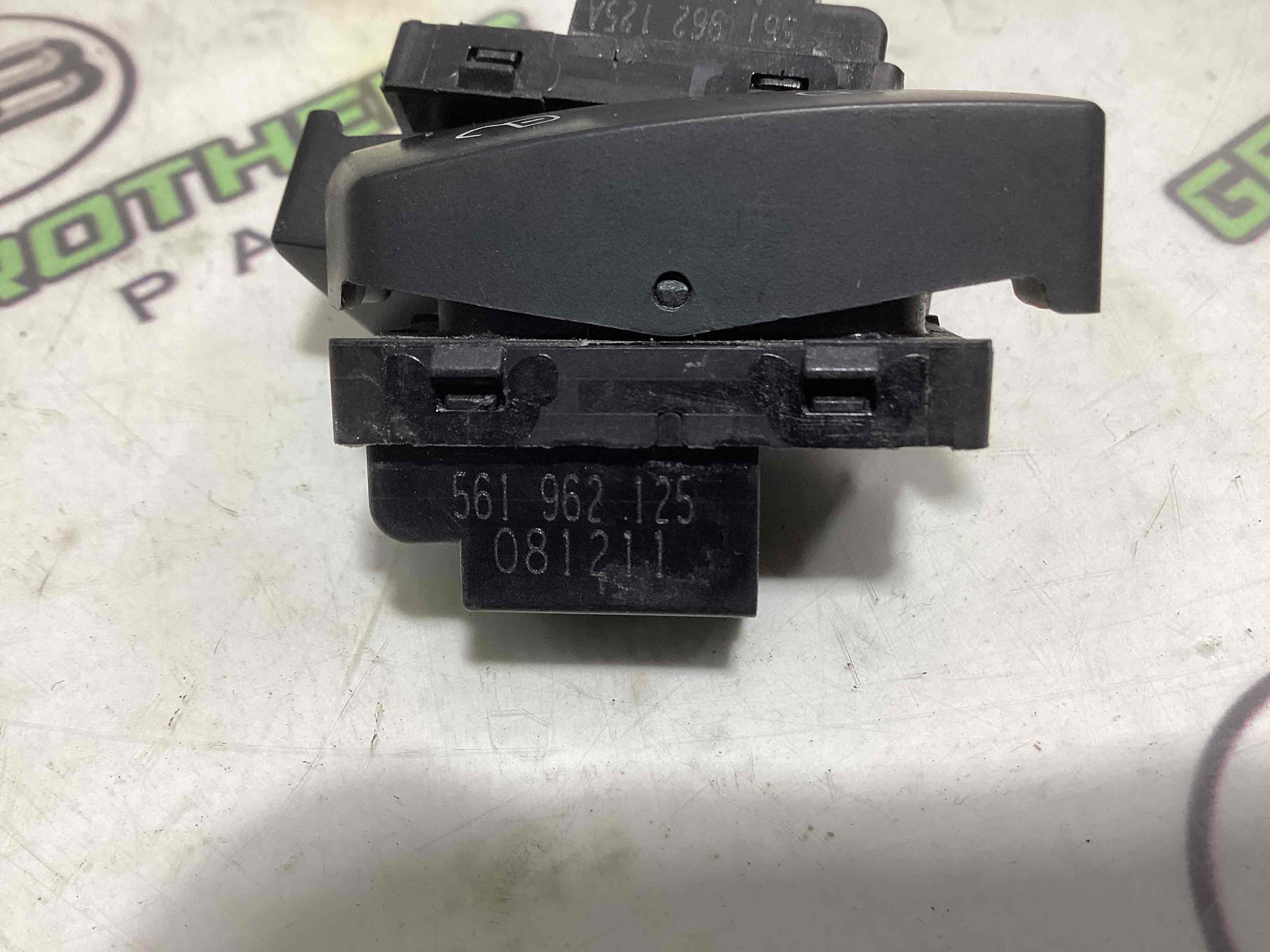 Кнопка центрального замку