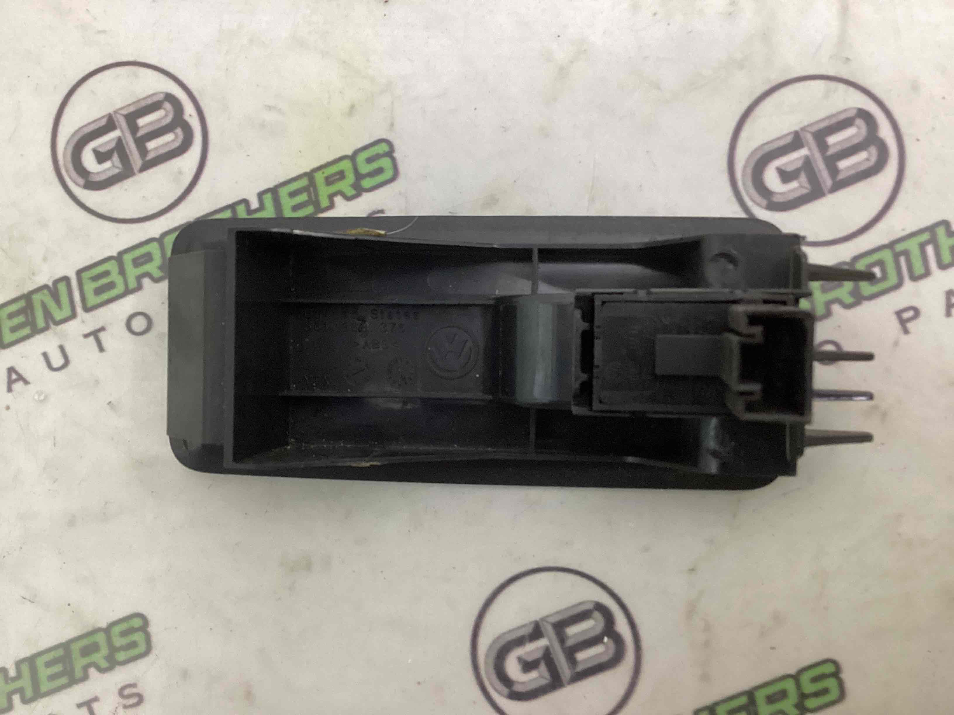 Кнопки керування склопідйомниками