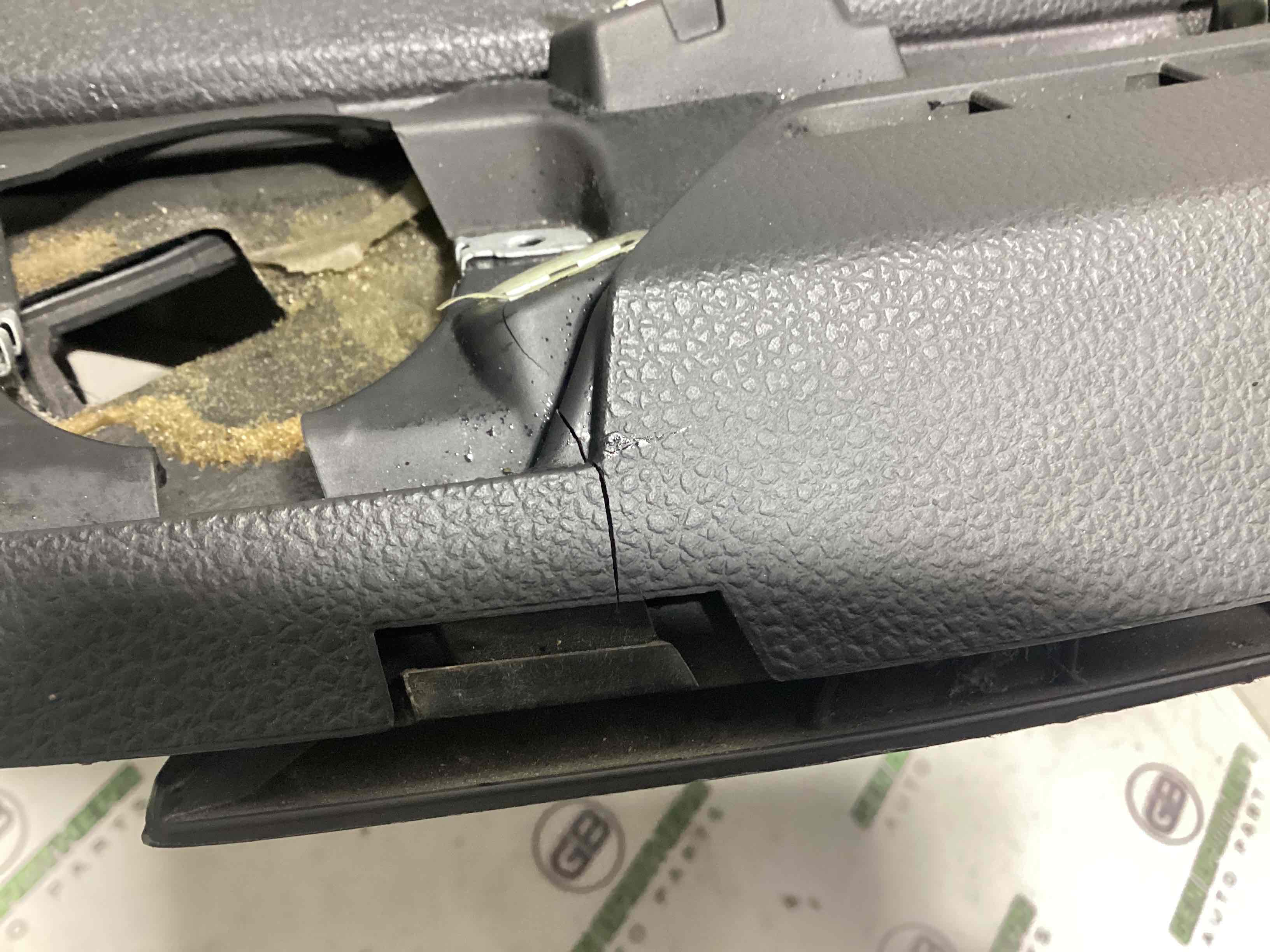 Панель передня салону торпедо