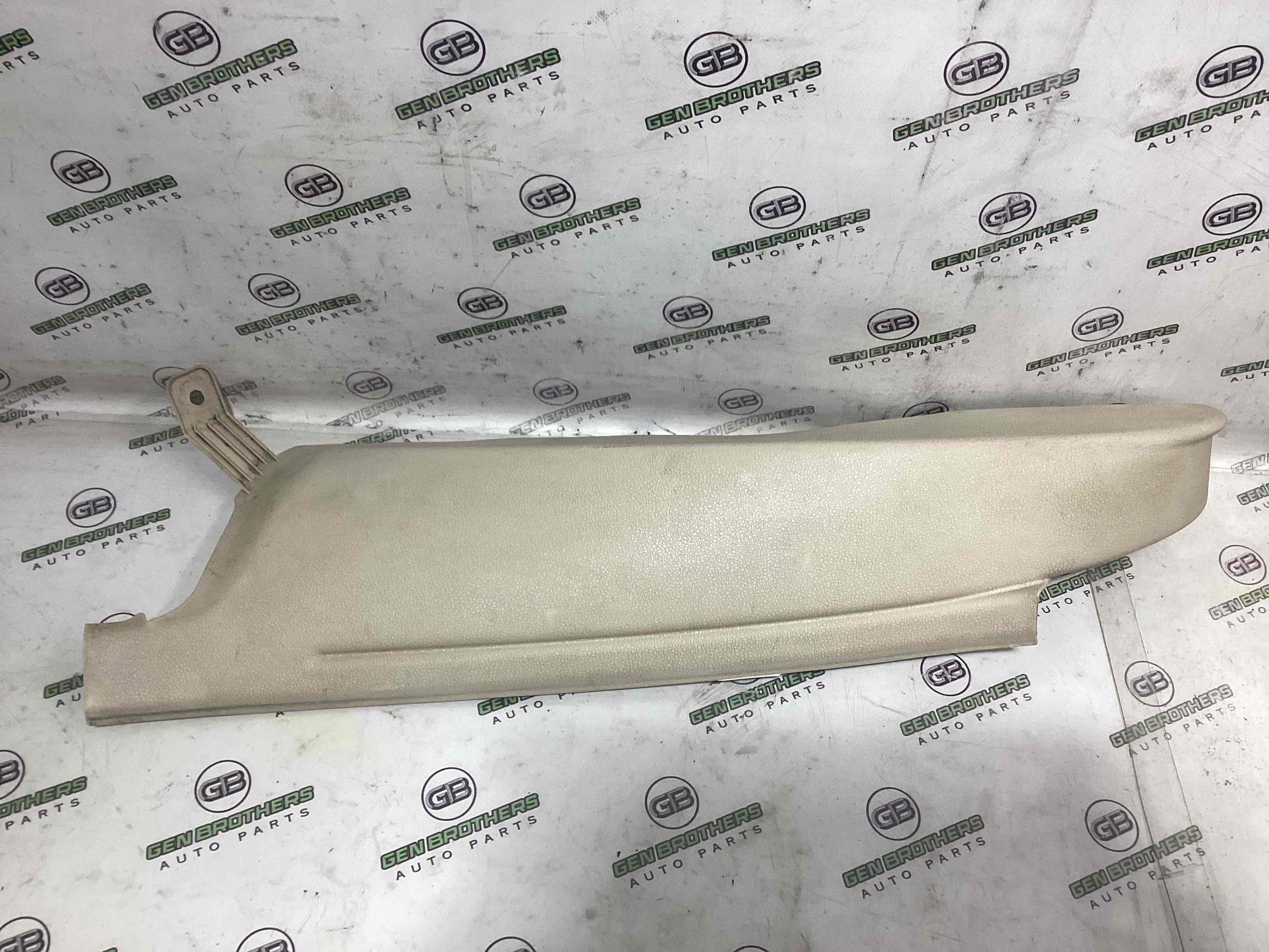 Обшивка задньої стійки ліва