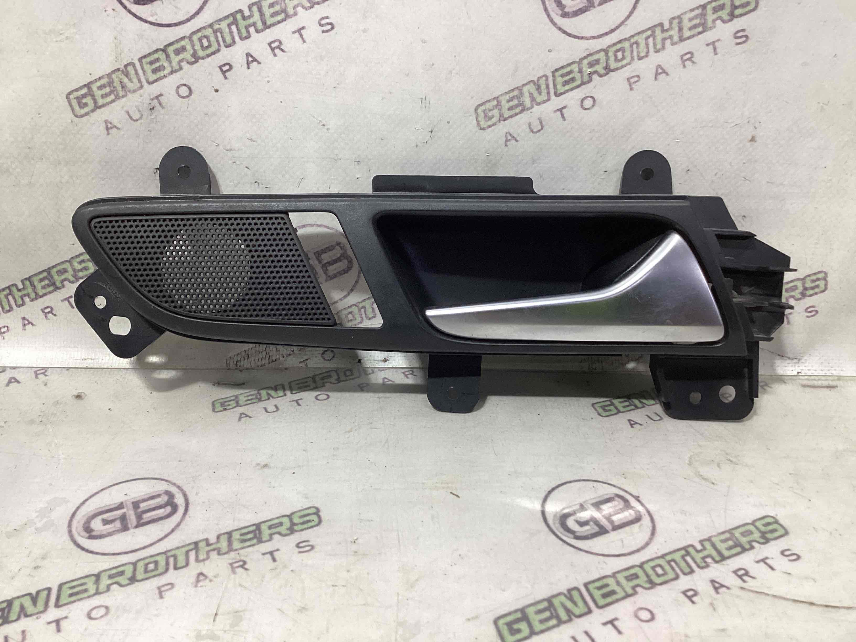 Ручка дверей салону внутрішня, поручень