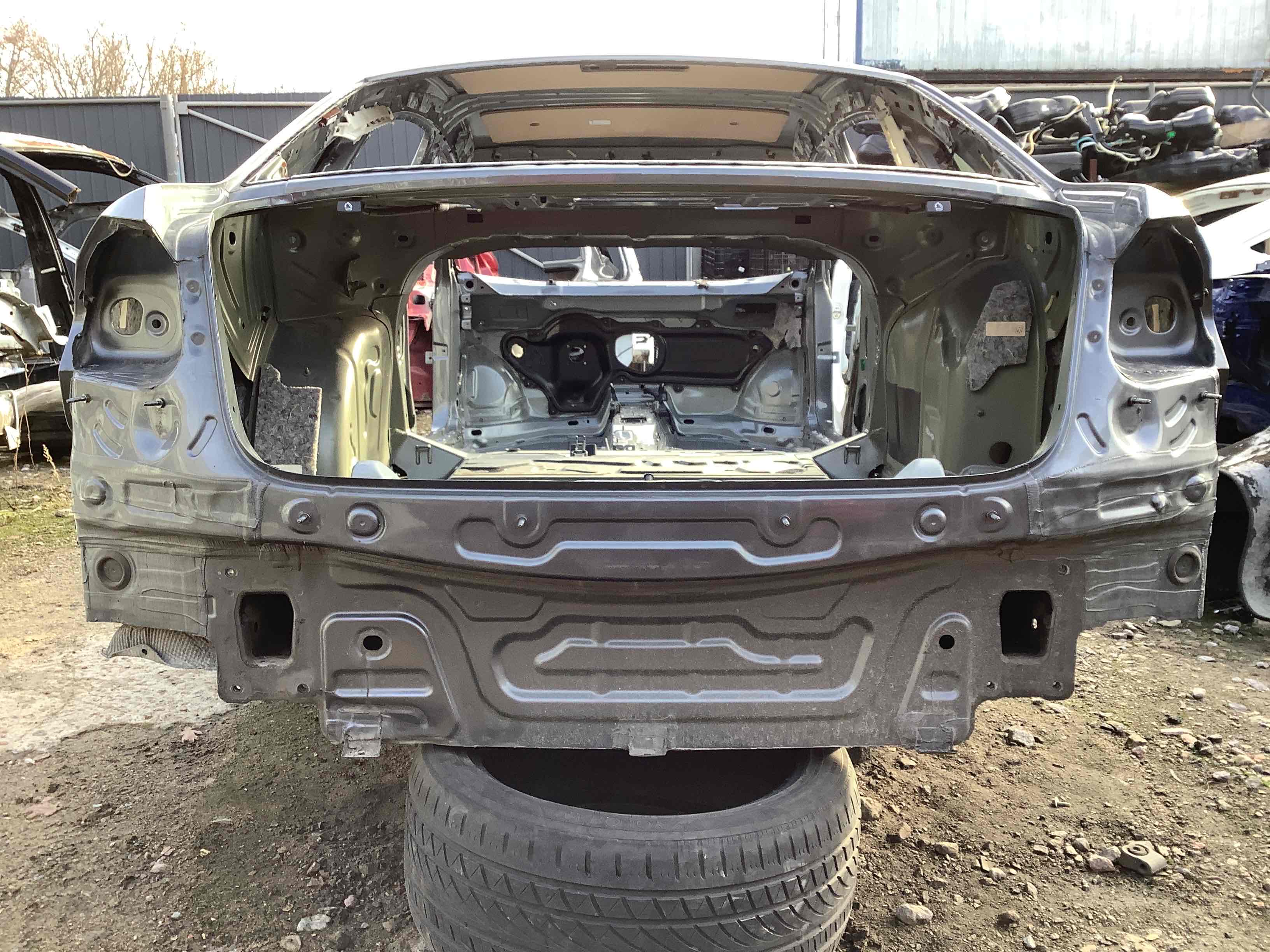 Задня панель