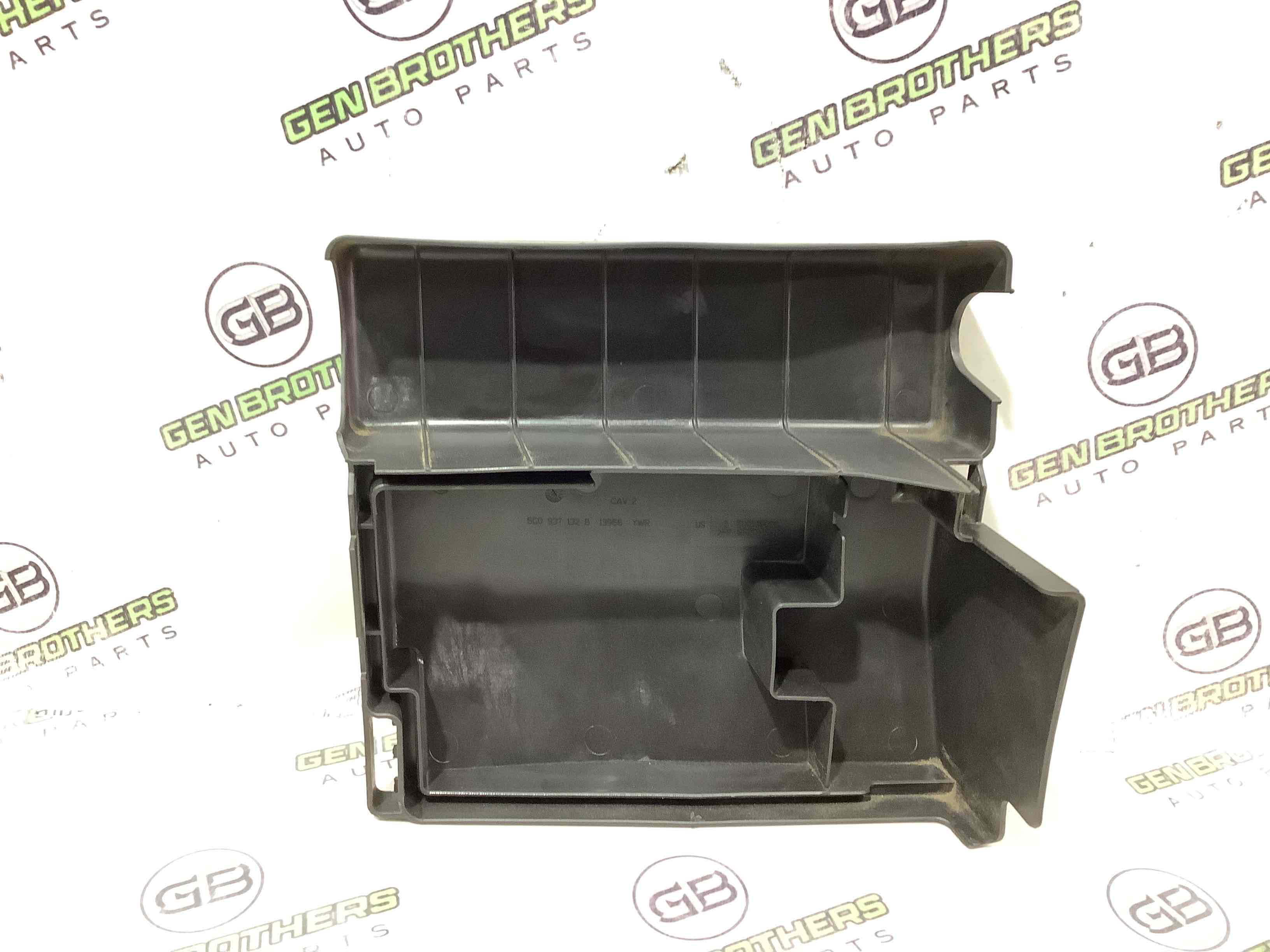 Кришка корпус блоку запобіжників