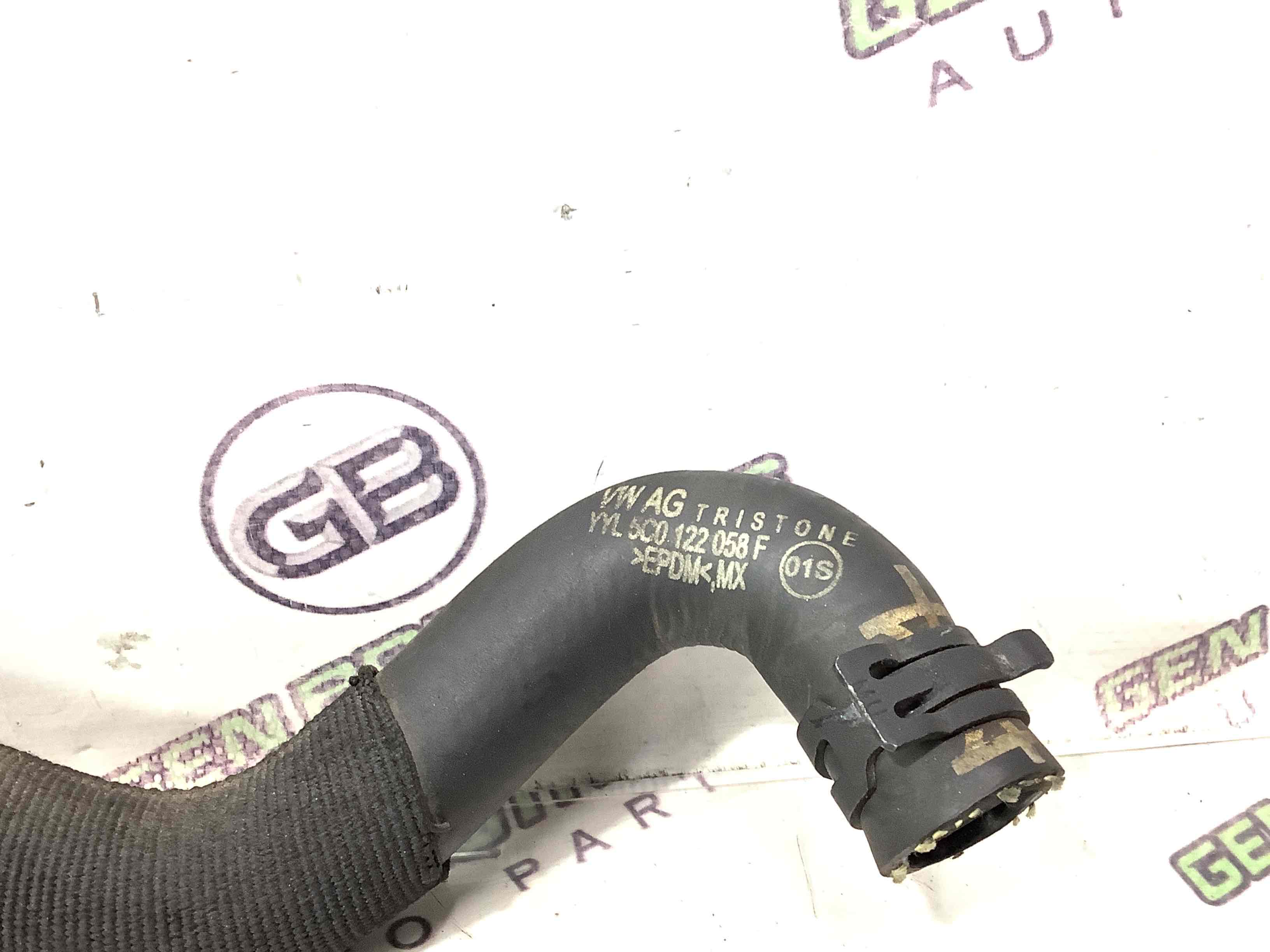 Патрубок трубопровід, шланг