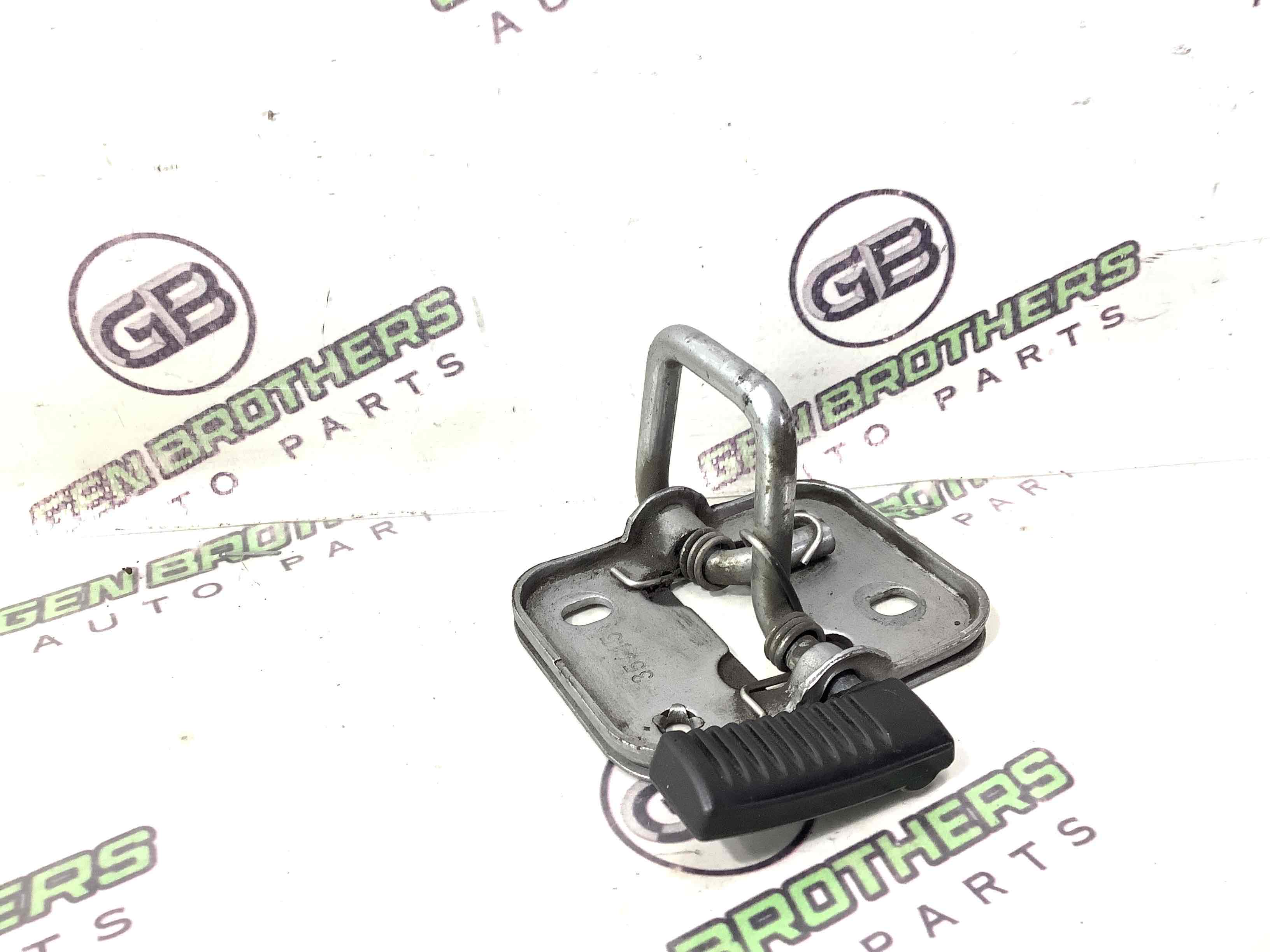 Замок капота, трос капота