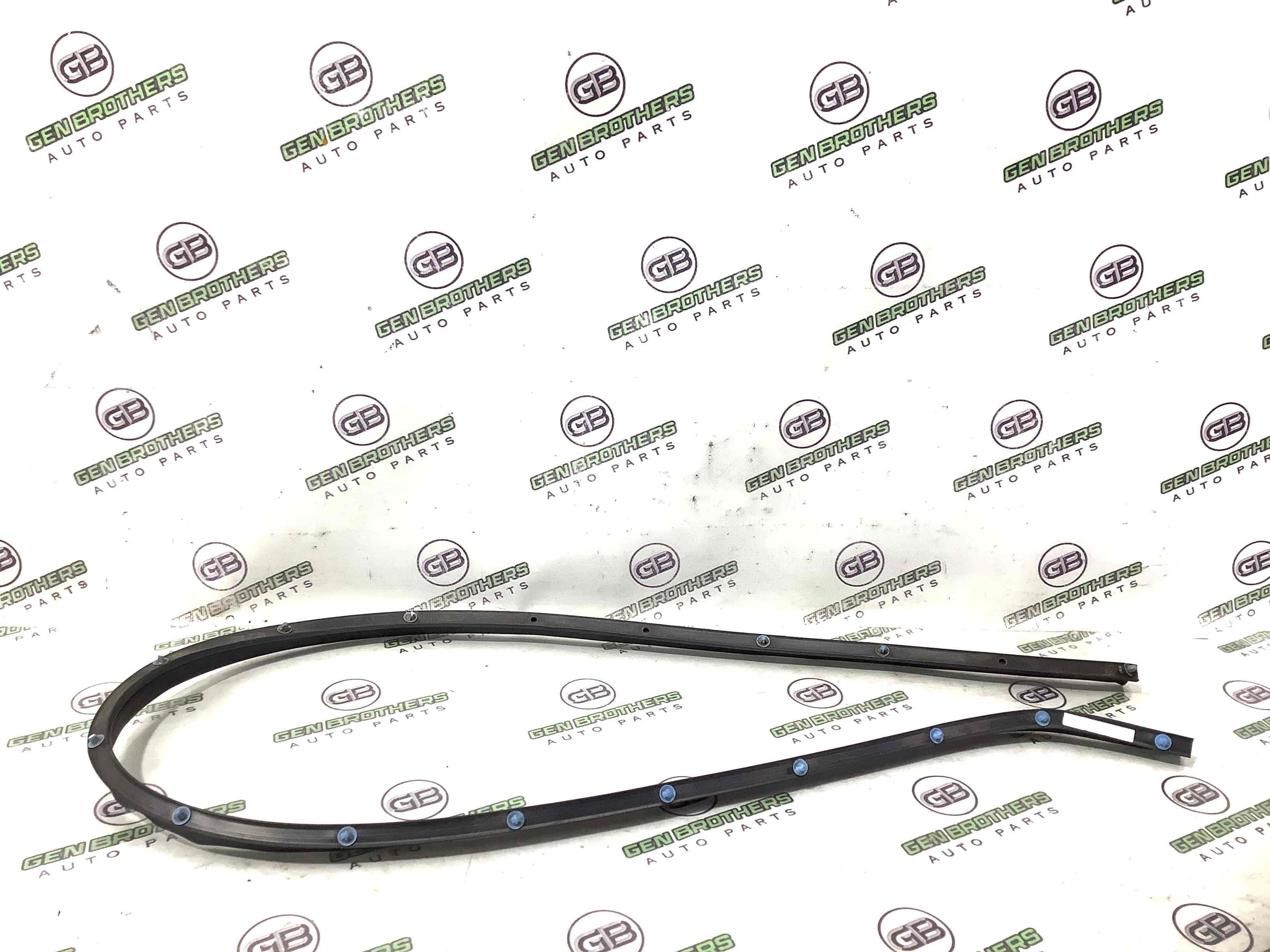 Ущільнювач скла, двері