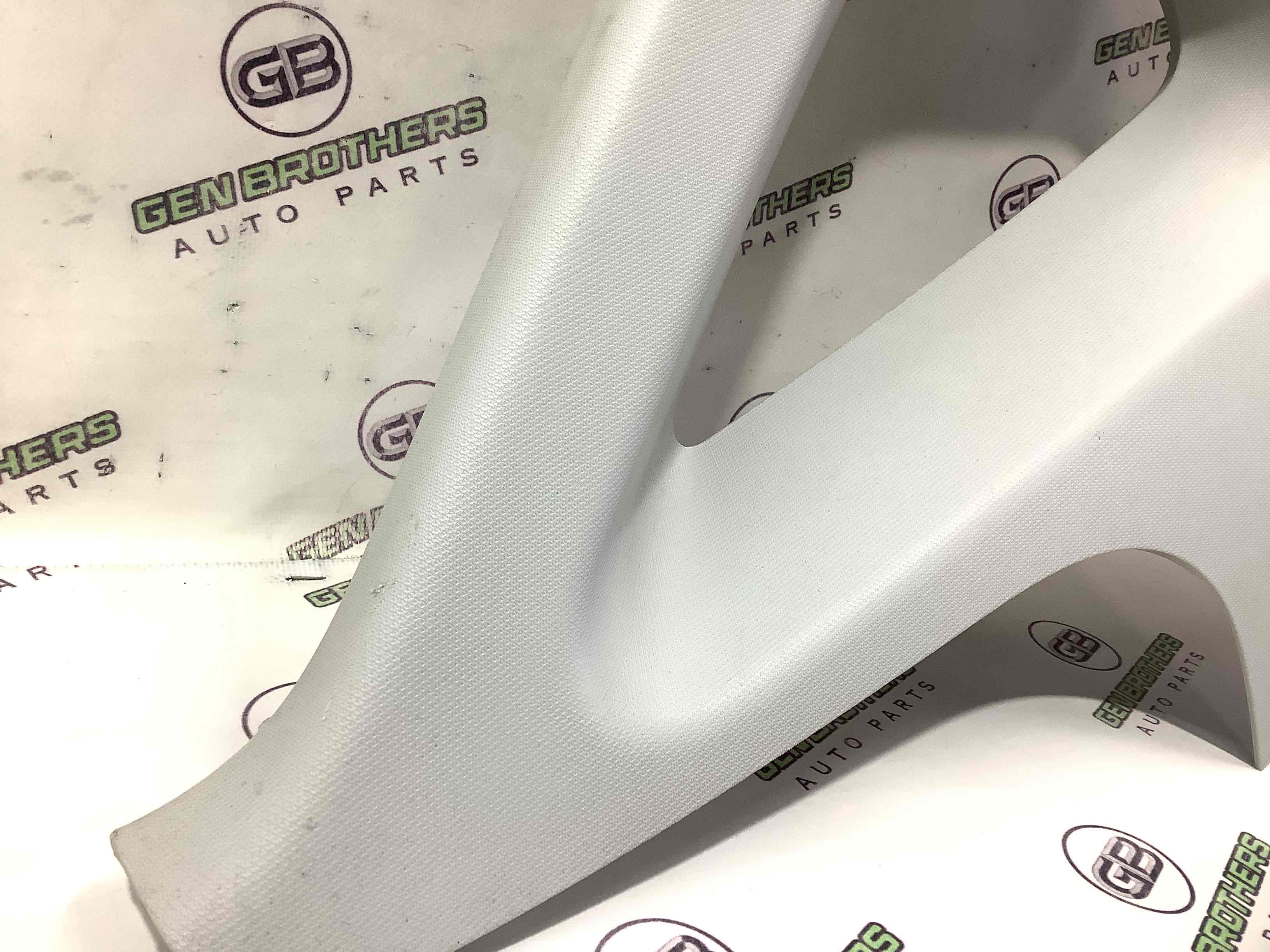 Обшивка задньої стійки ліва