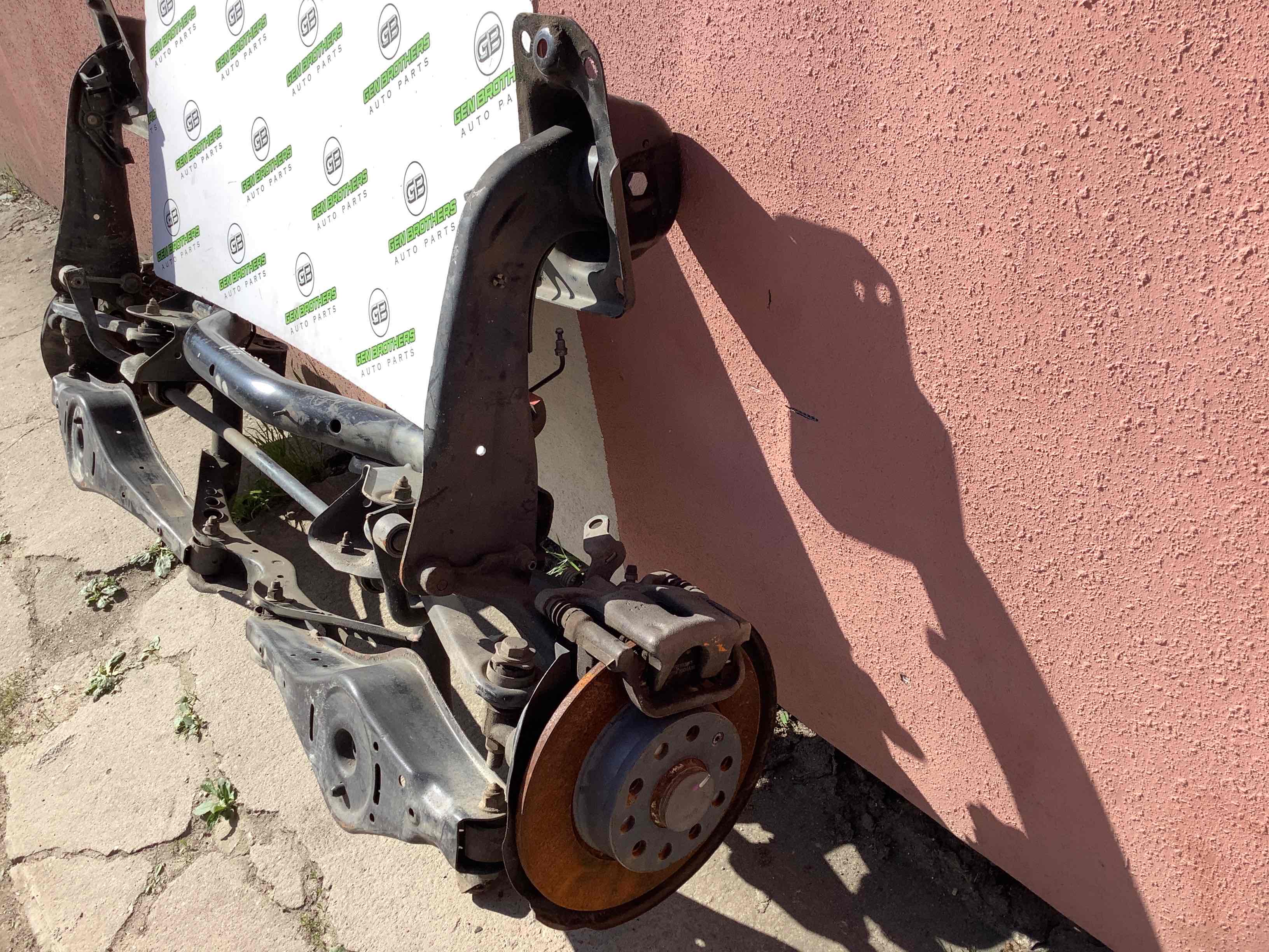 Балка підвіски задня підрамник