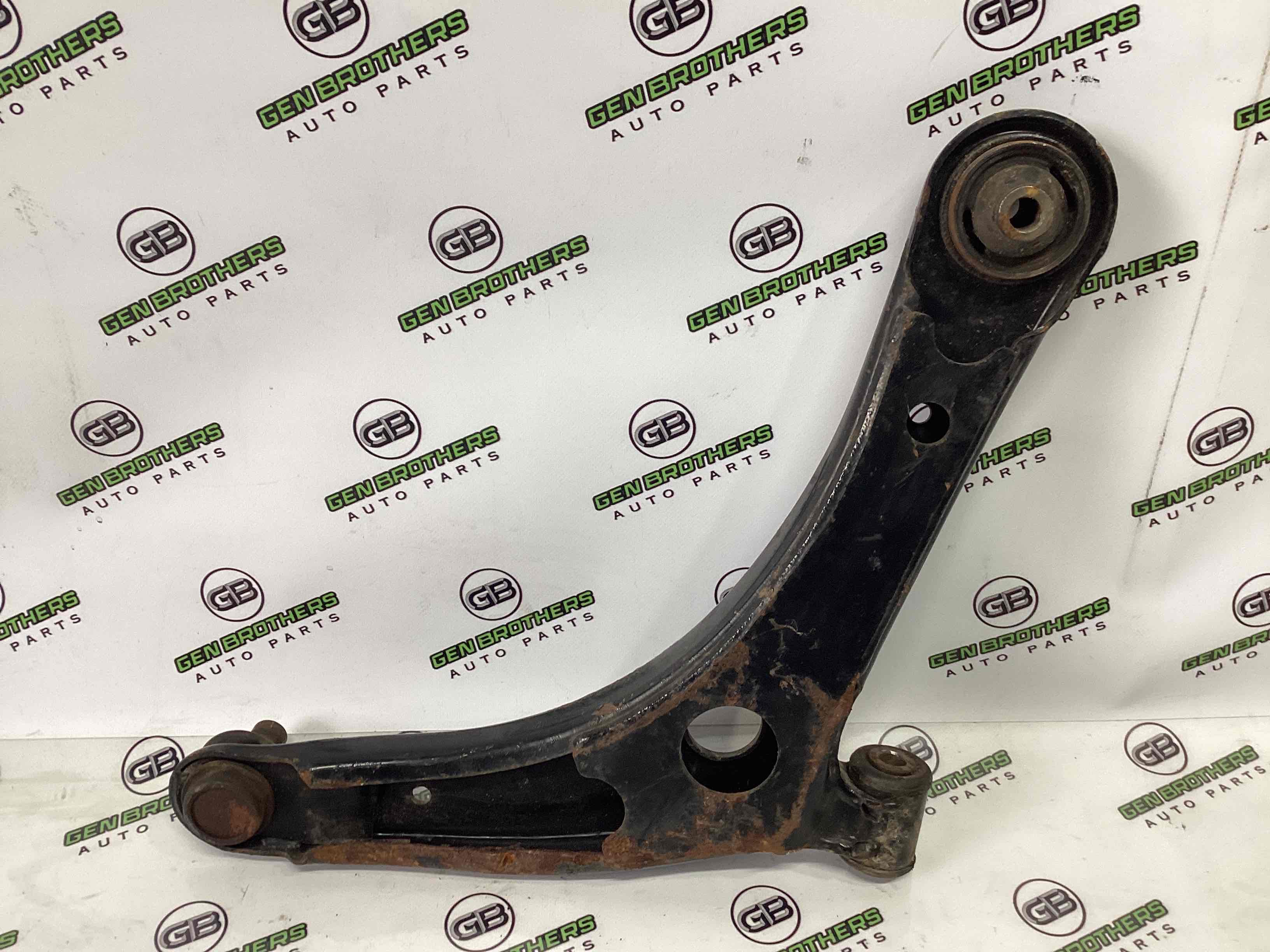 Важіль передній лівий