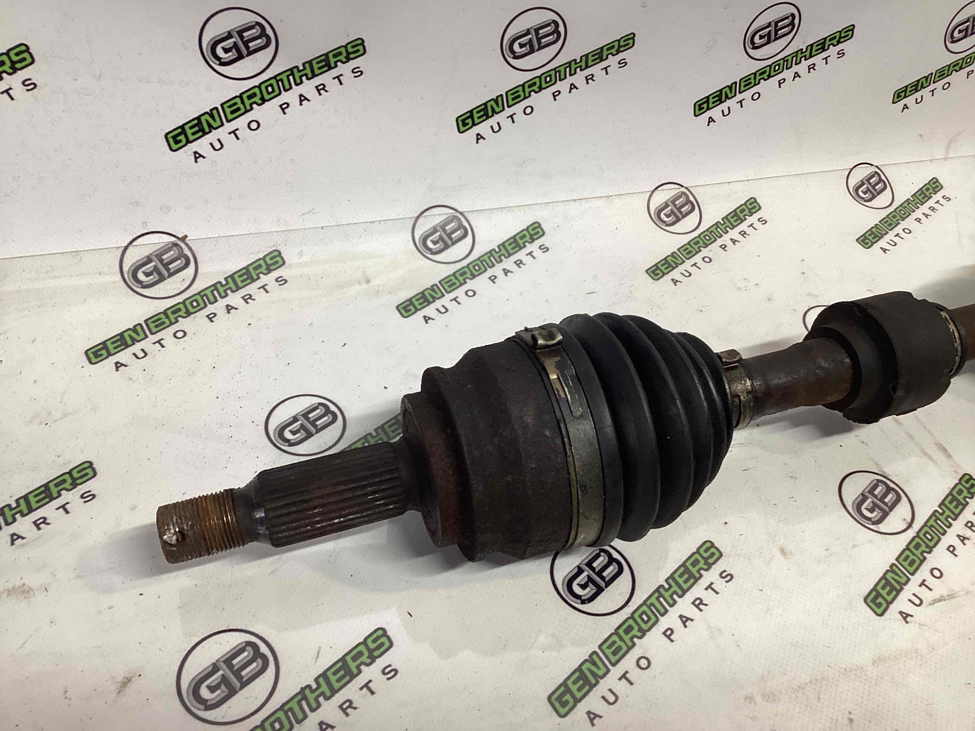 Піввісь передня ліва привідний вал, ШРУС