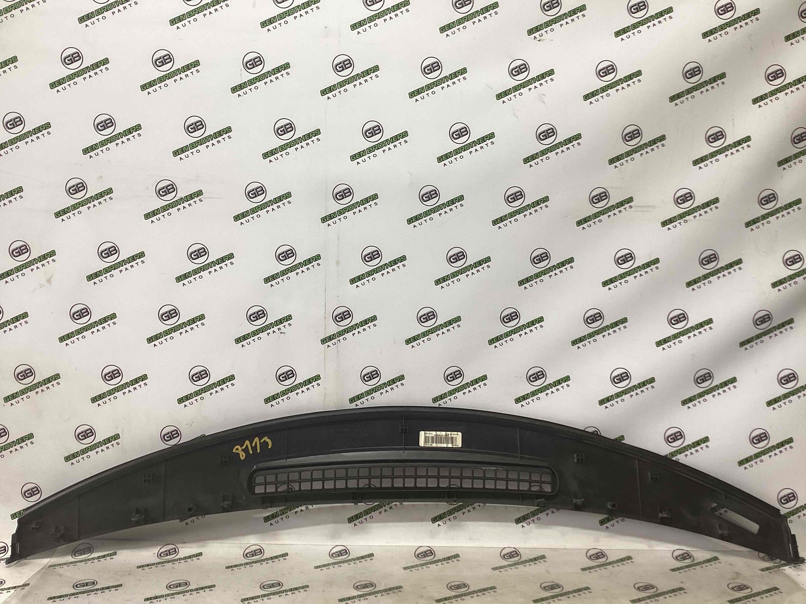 Обшивка панелі приладів торпедо