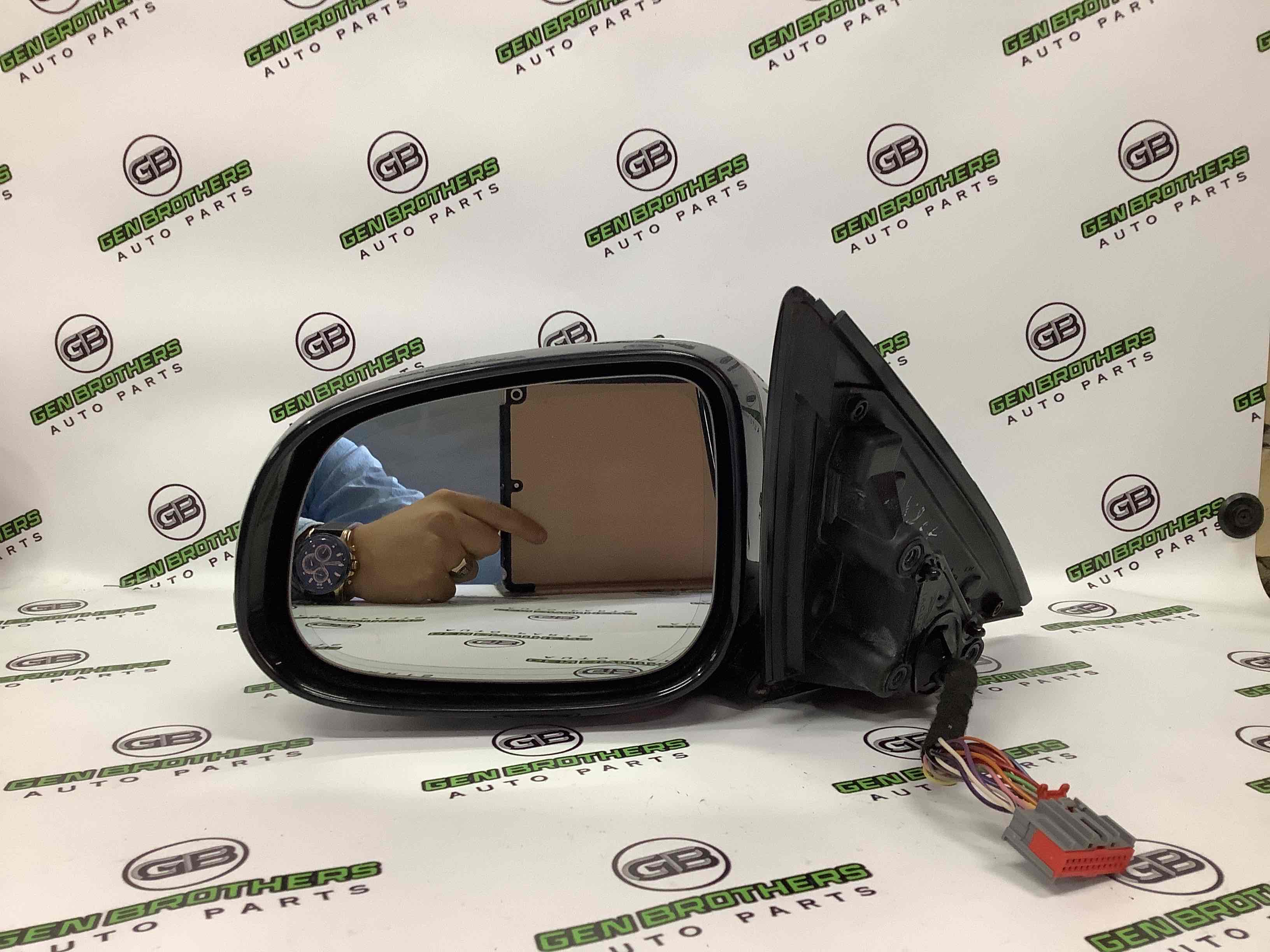 Дзеркало зовнішнє ліве