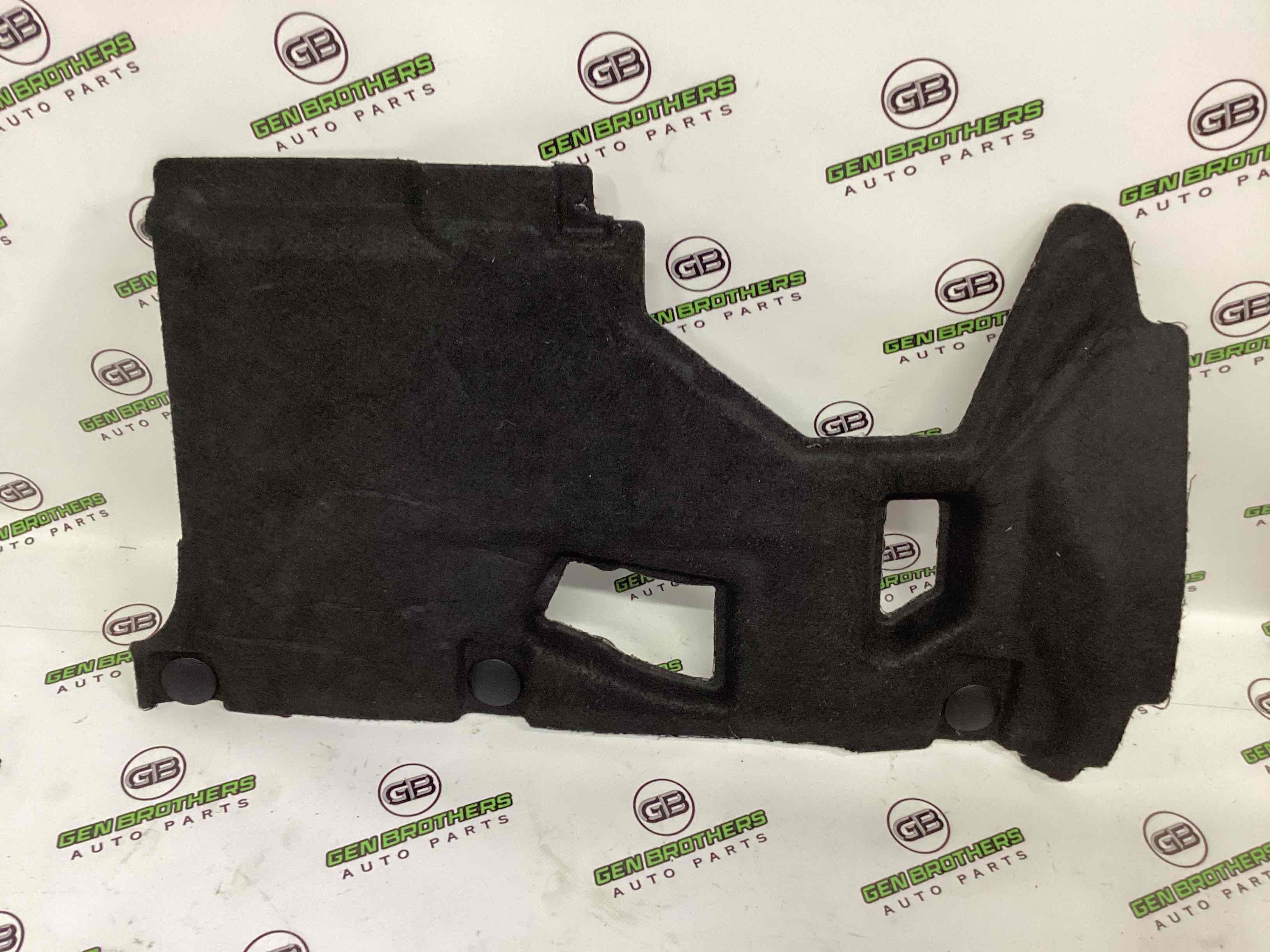 Елементи оздоблення багажника