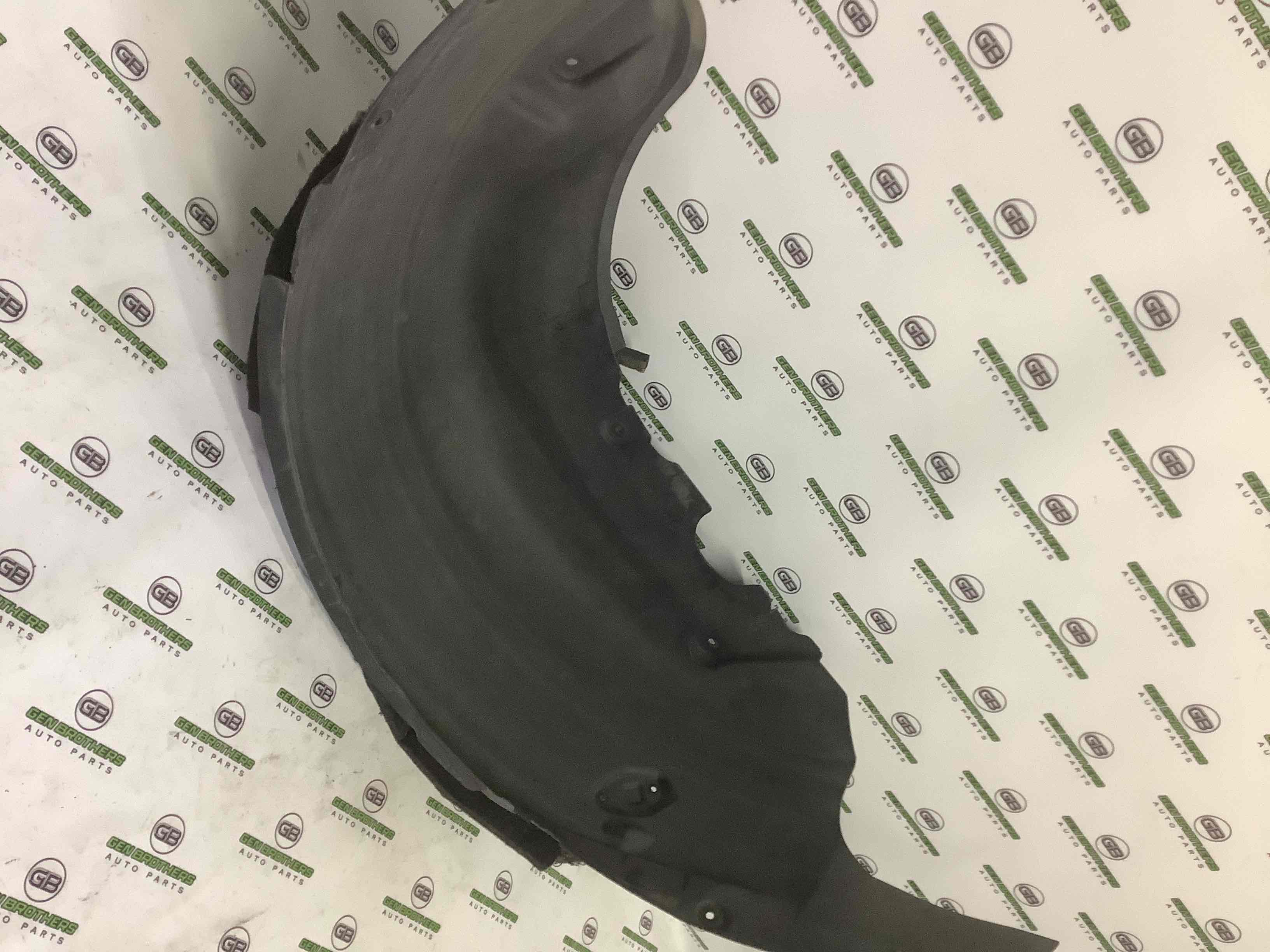 Захист арок задній правий підкрилок