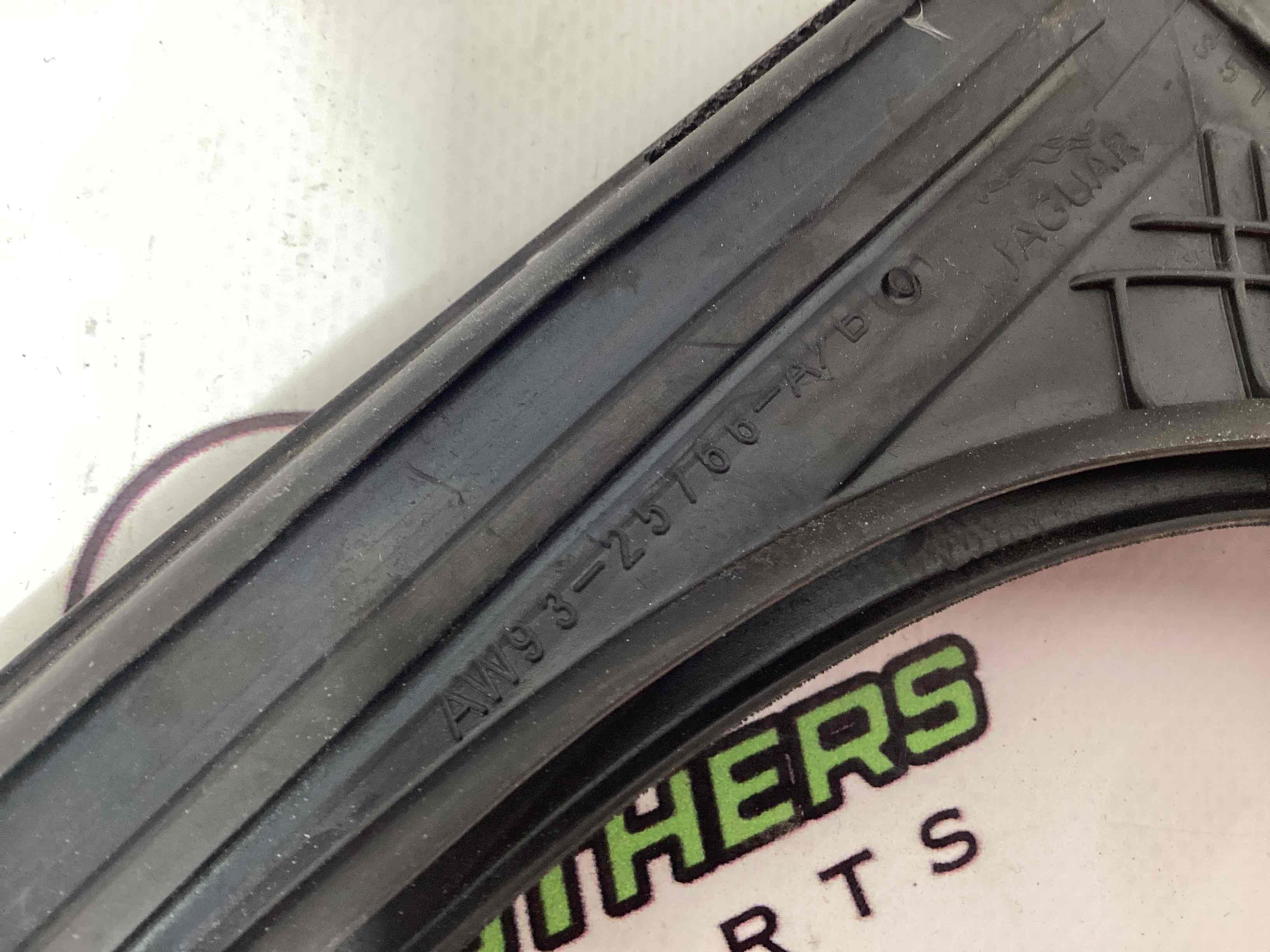 Ущільнювач скла, двері