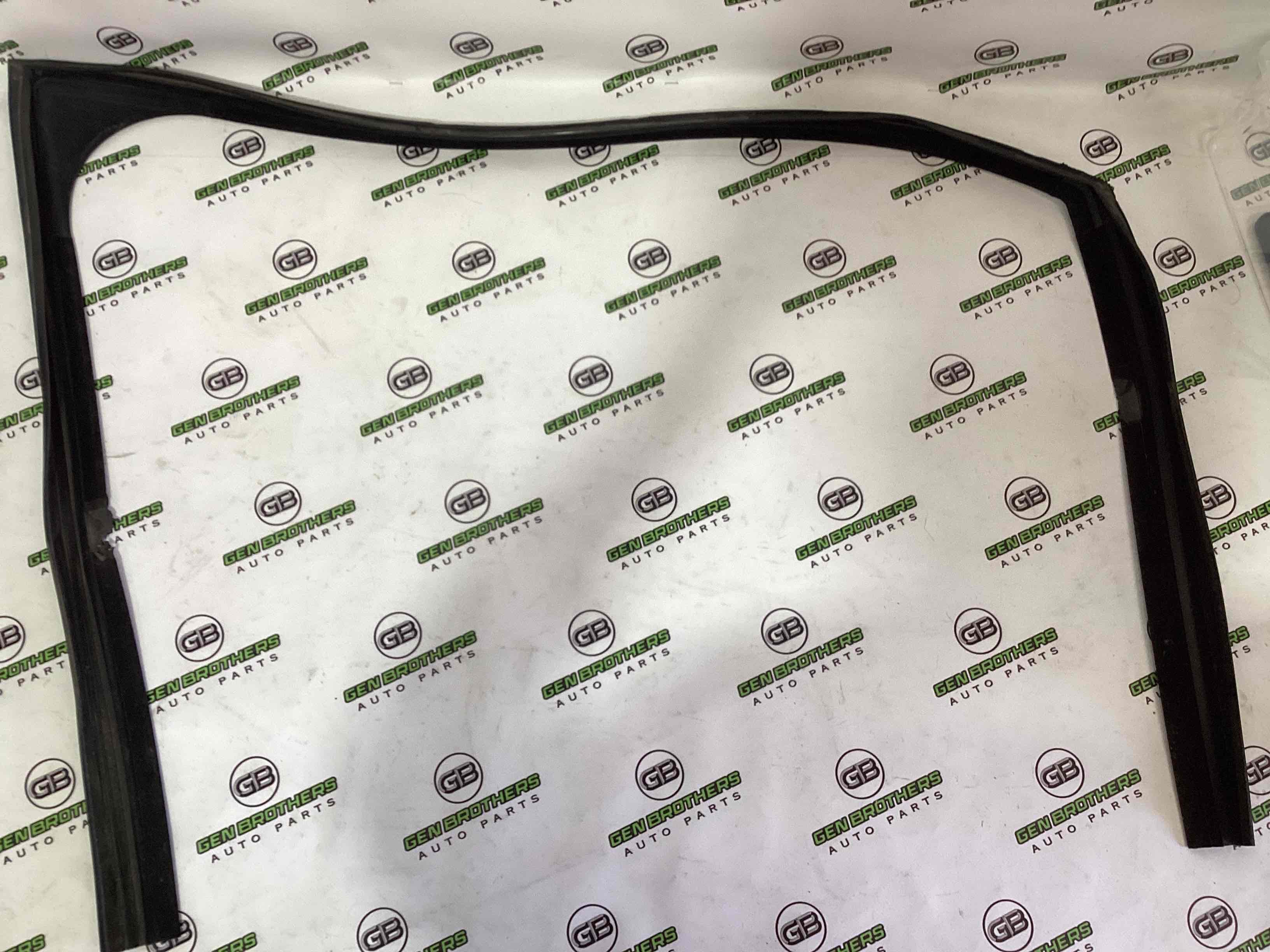 Ущільнювач скла, двері