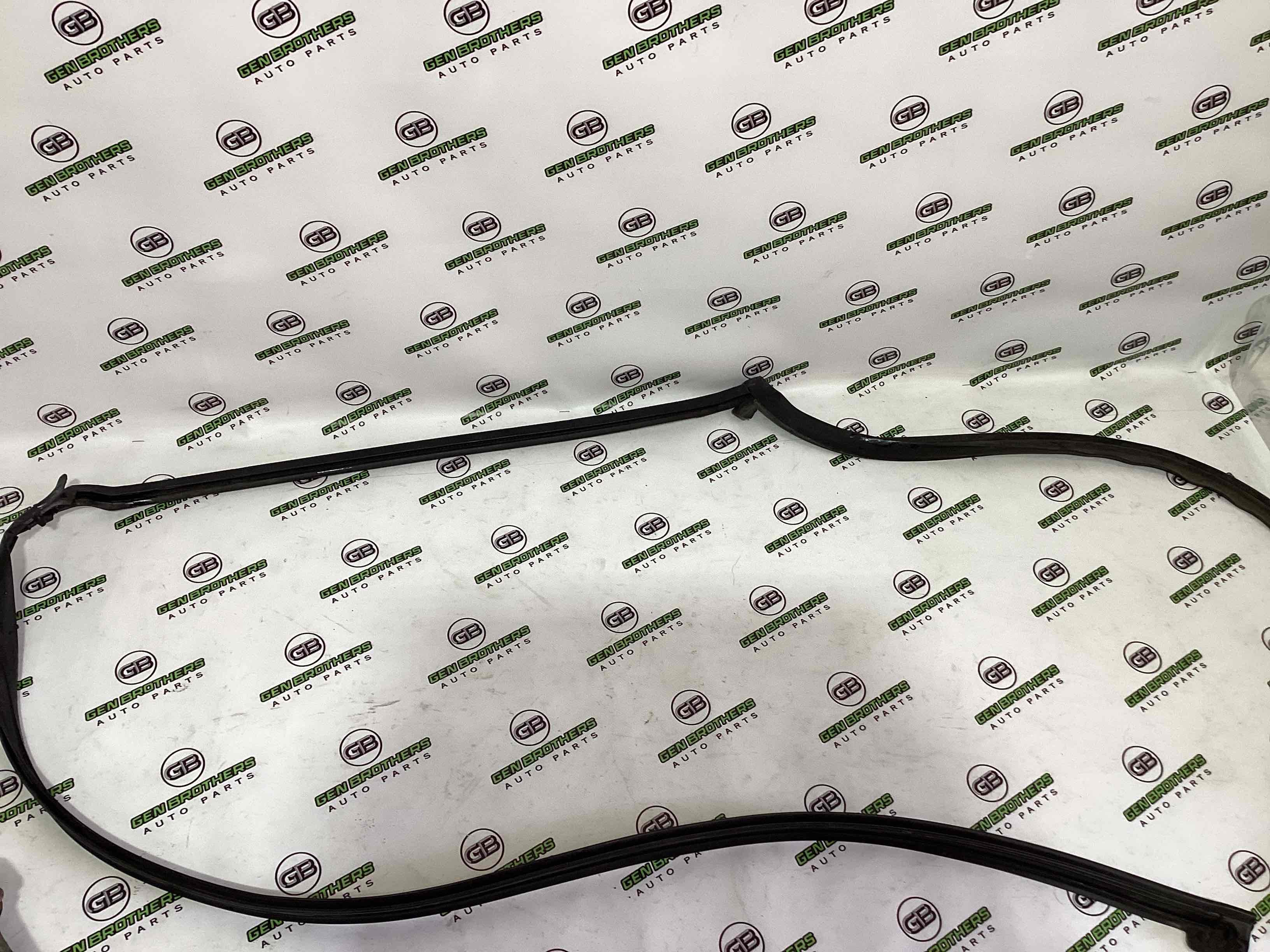 Ущільнювач скла, двері