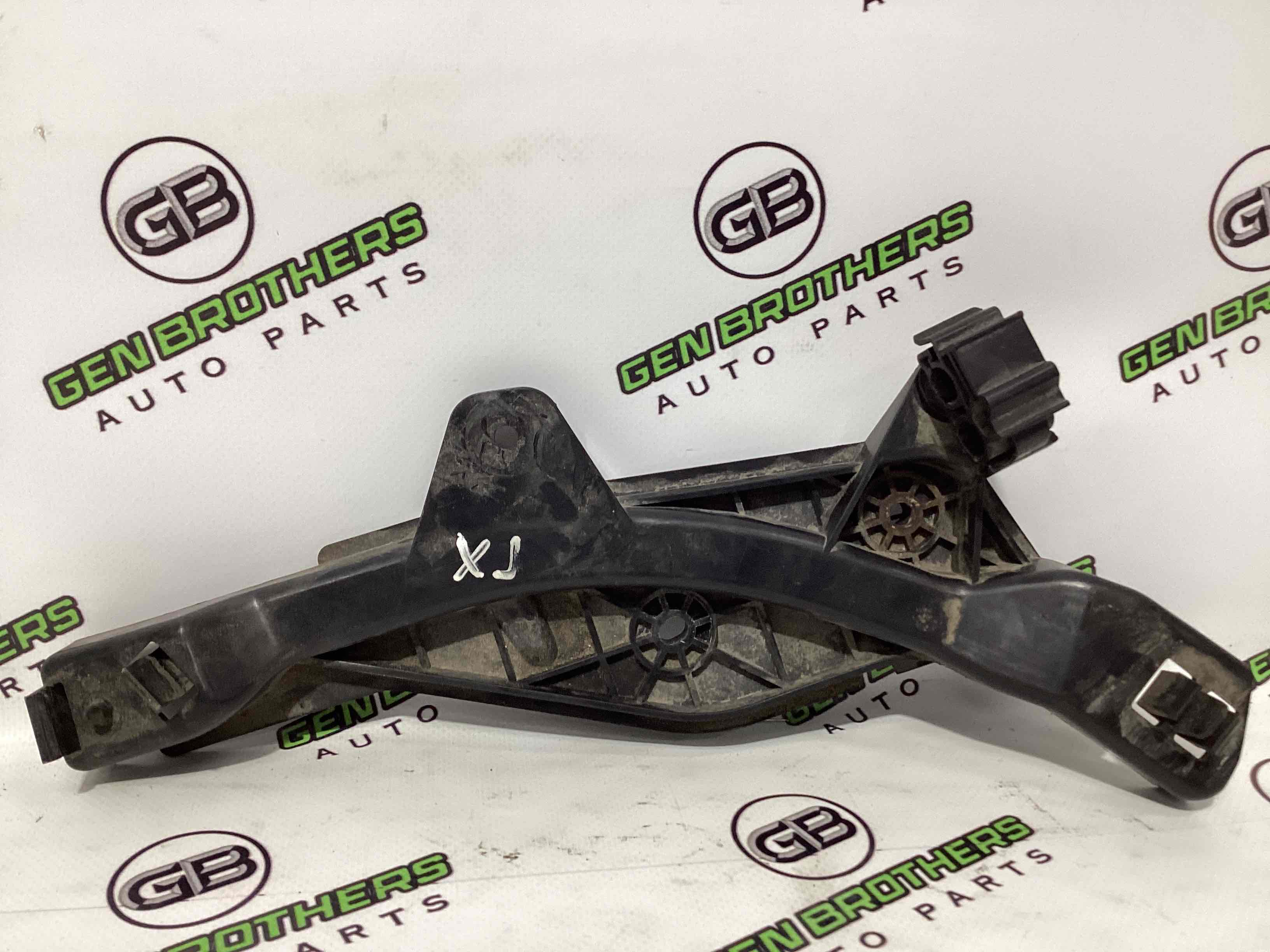 Кріплення, кронштейн